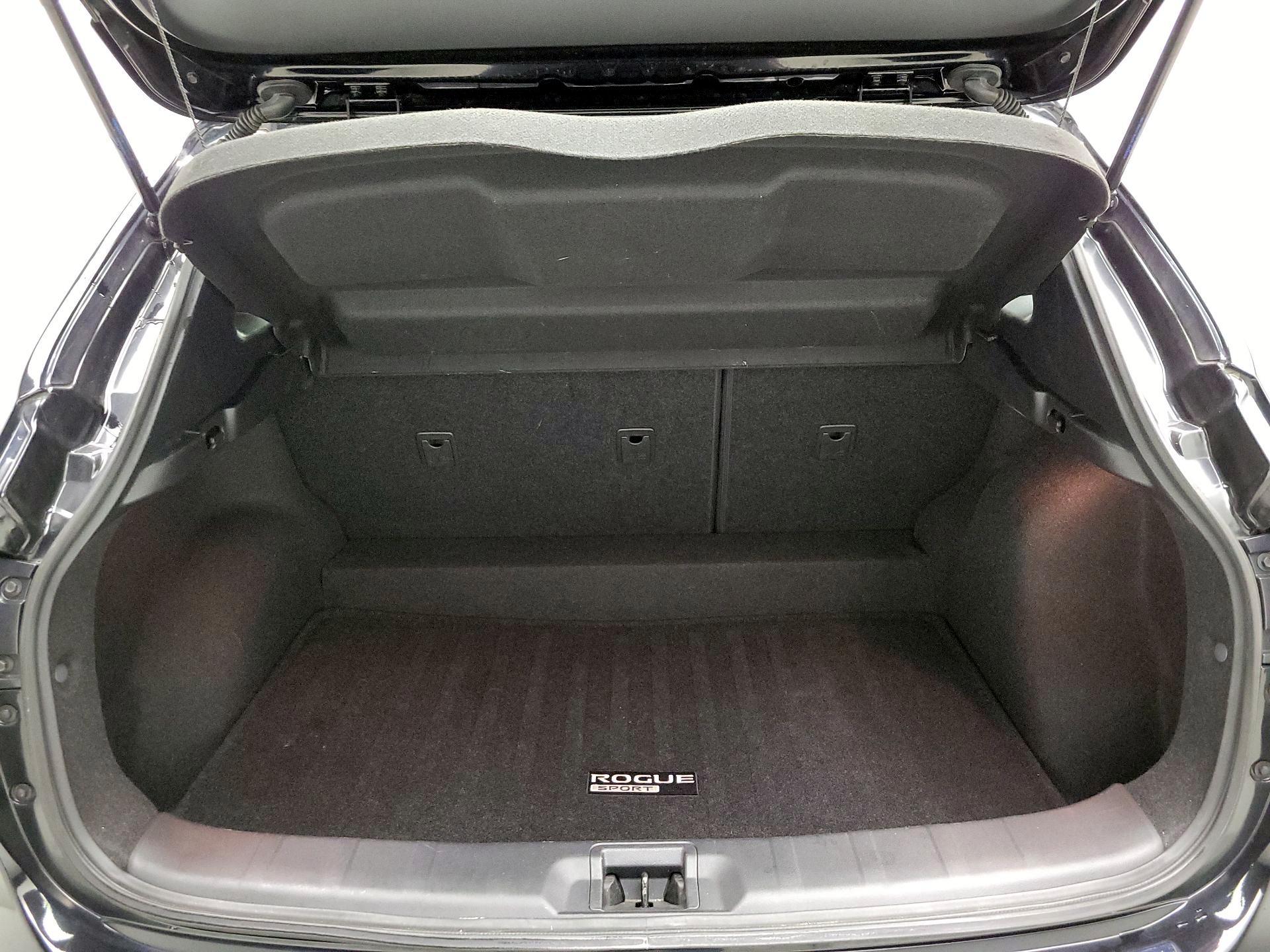 Thumbnail: 2017 Nissan Rogue Sport - 19