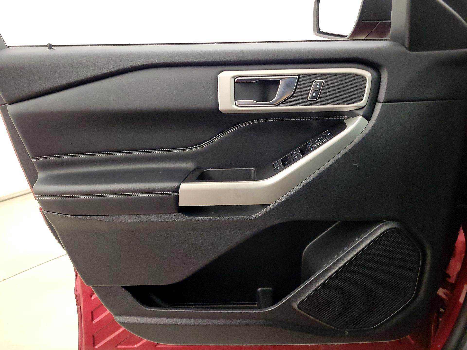 Thumbnail: 2020 Ford Explorer - 12