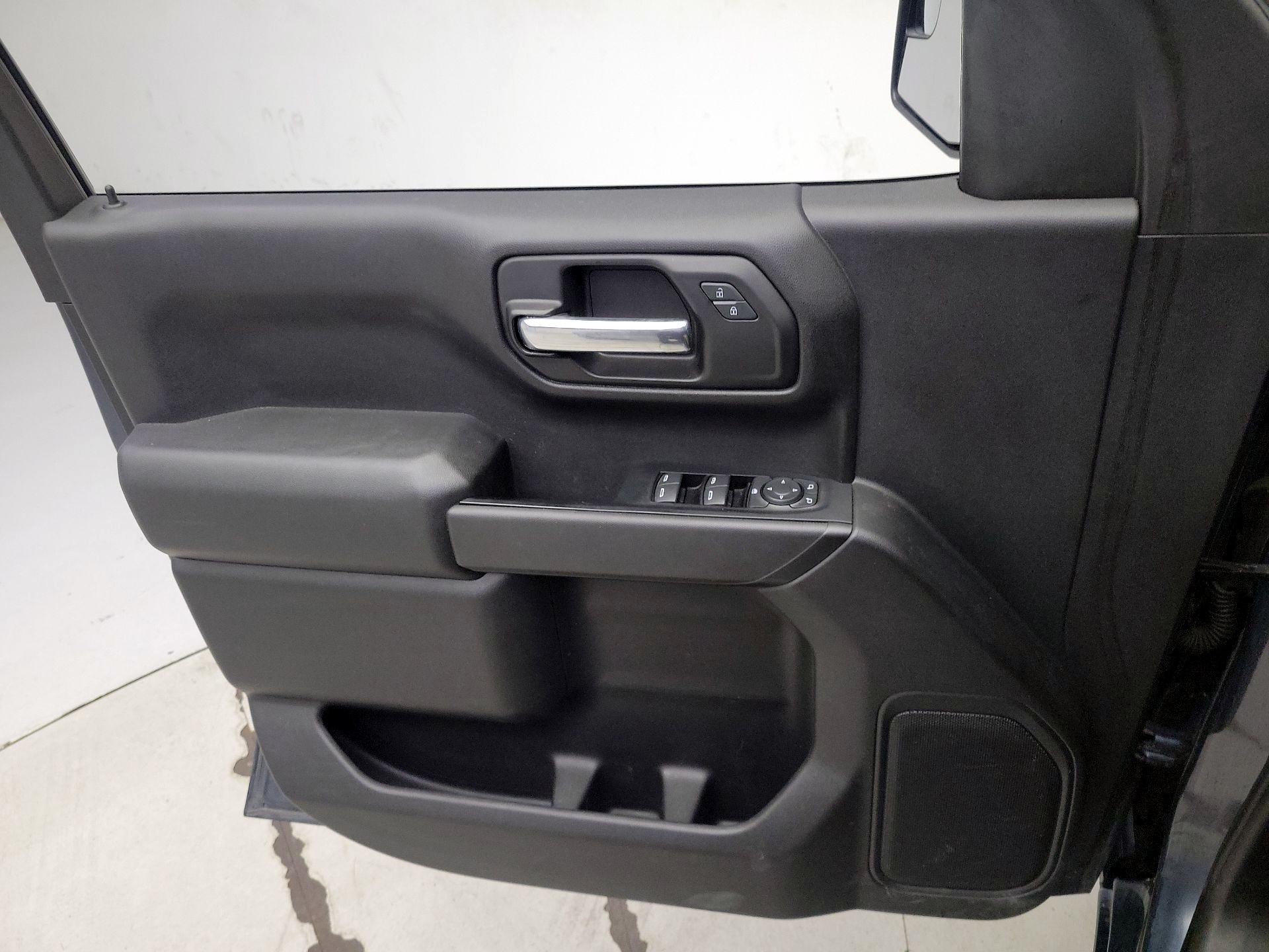 Thumbnail: 2019 Chevrolet Silverado 1500 - 12