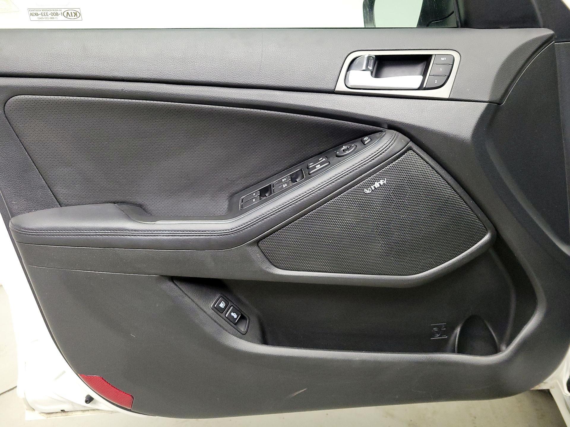 Thumbnail: 2015 Kia Optima - 12