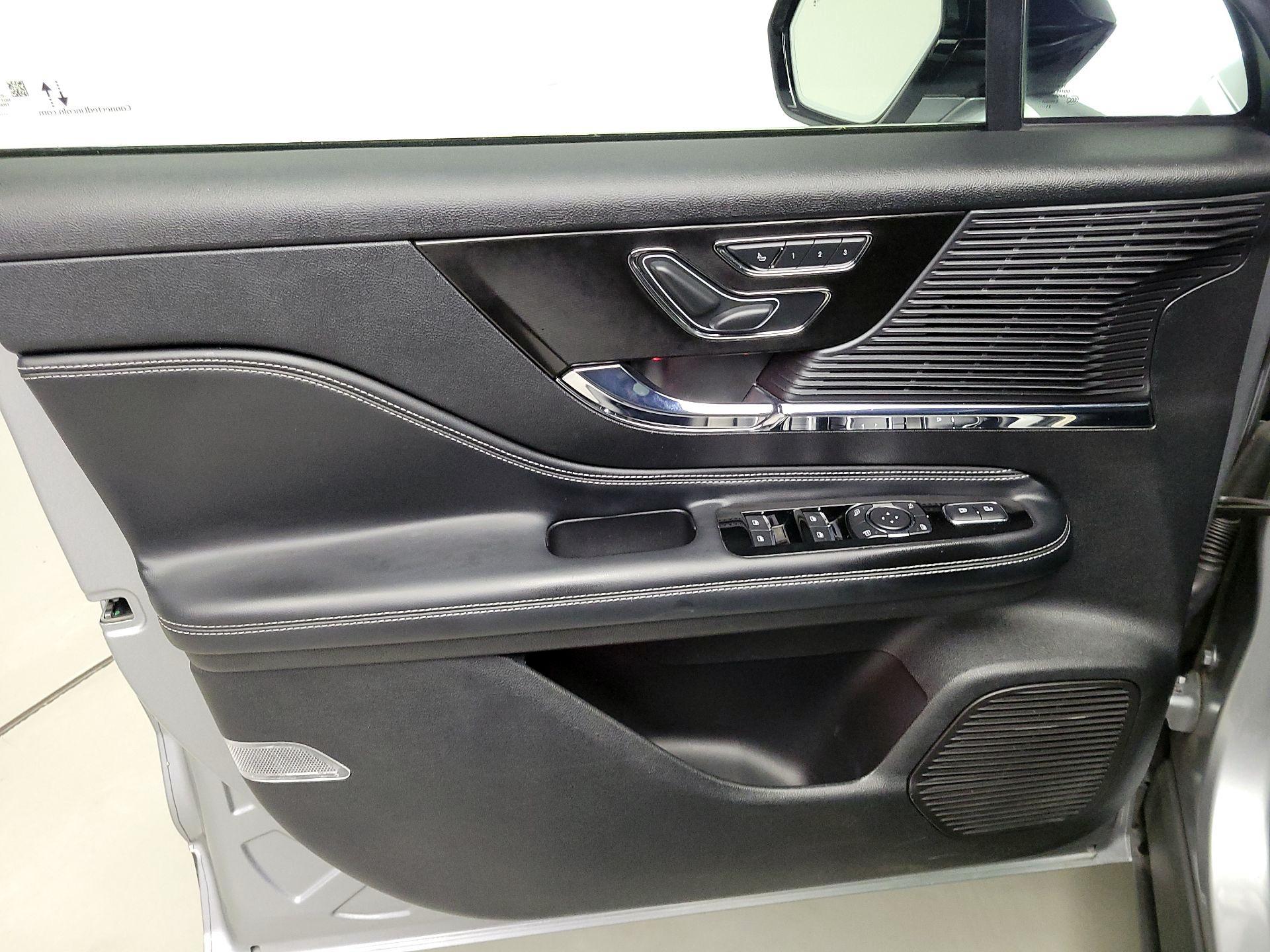 Thumbnail: 2022 Lincoln Corsair - 12