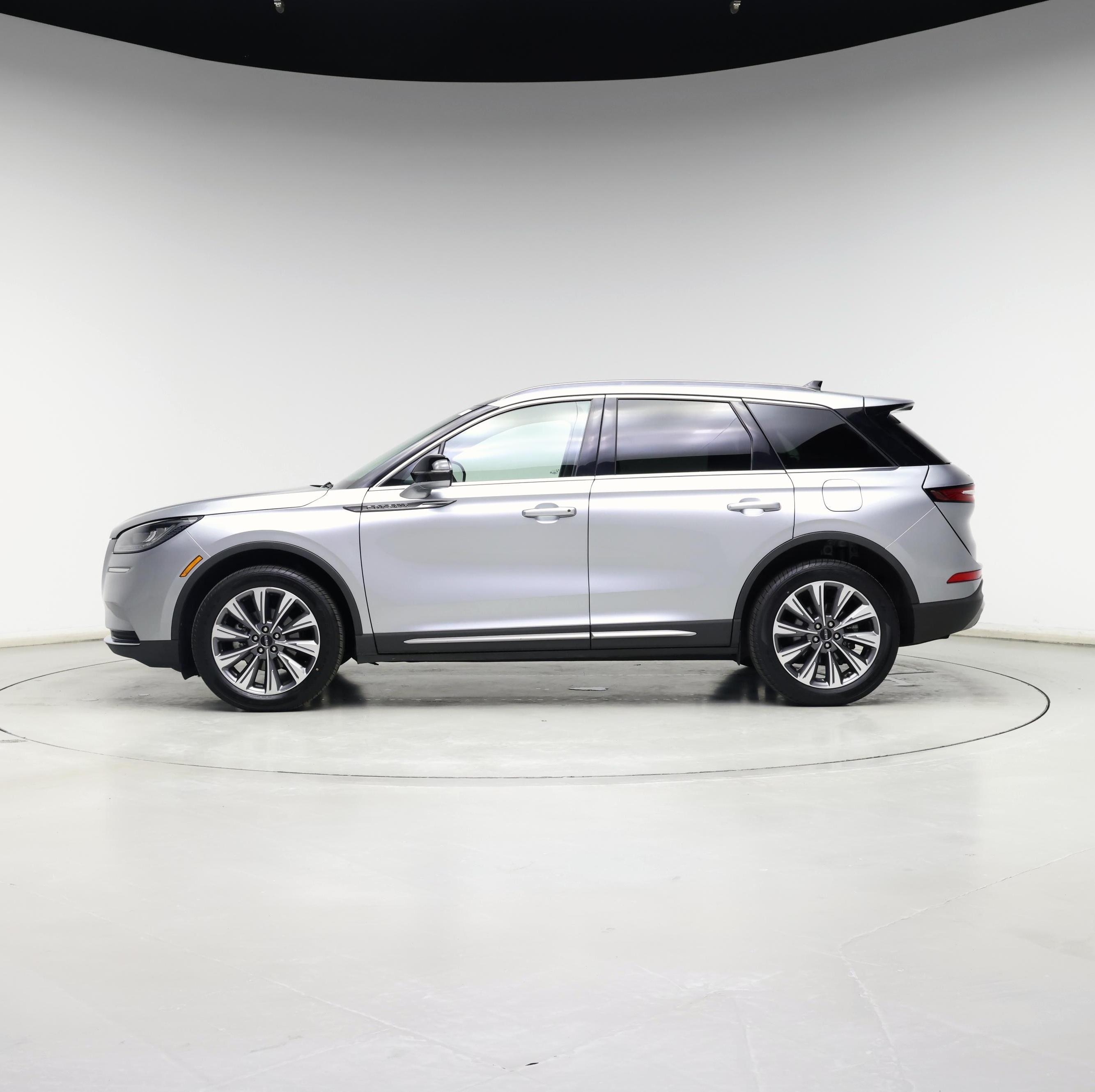 Thumbnail: 2022 Lincoln Corsair - 3