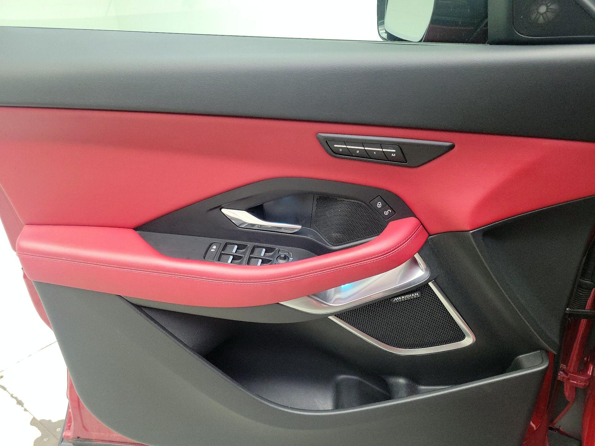 Thumbnail: 2019 Jaguar E-Pace - 12