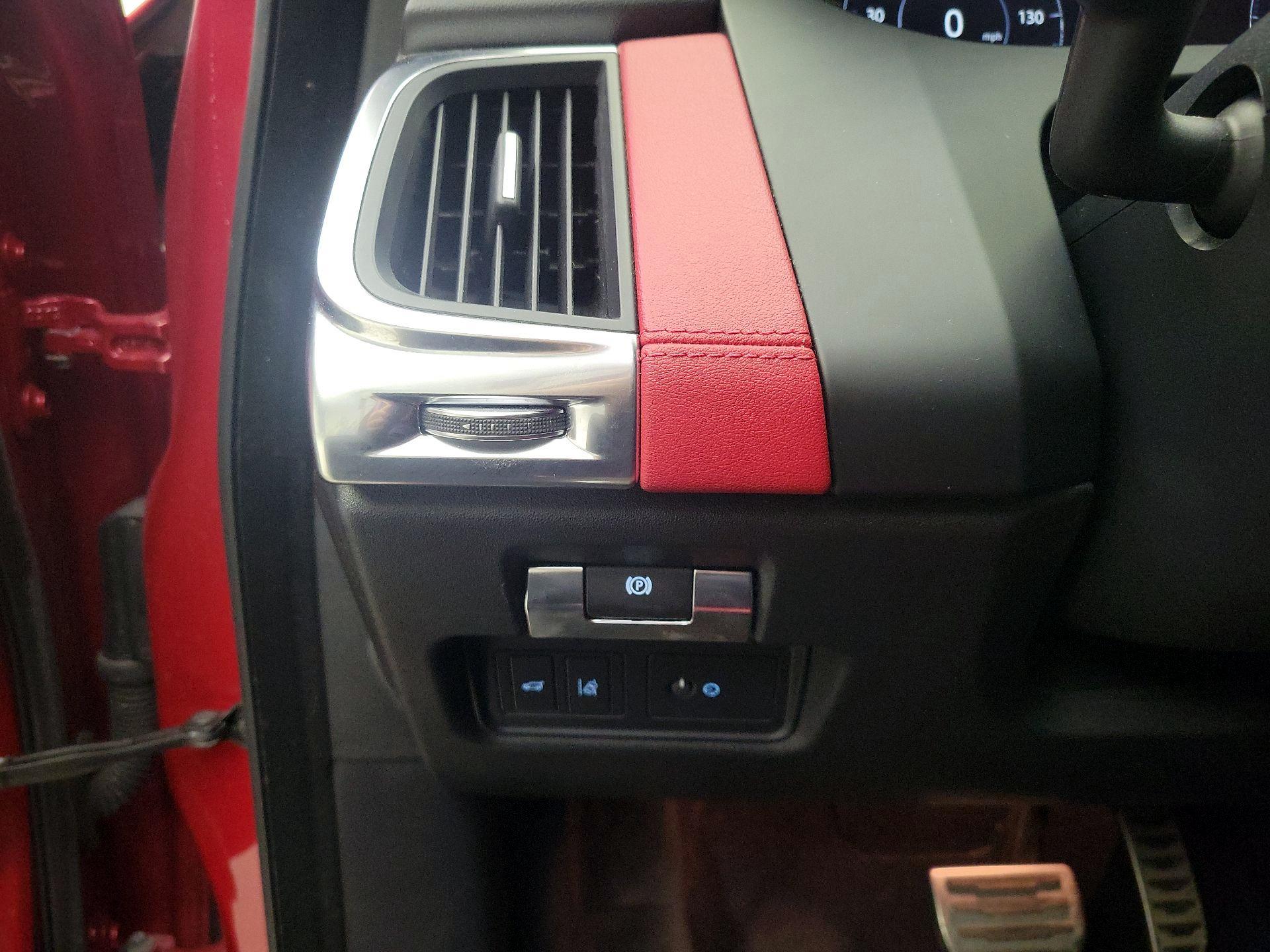 Thumbnail: 2019 Jaguar E-Pace - 13