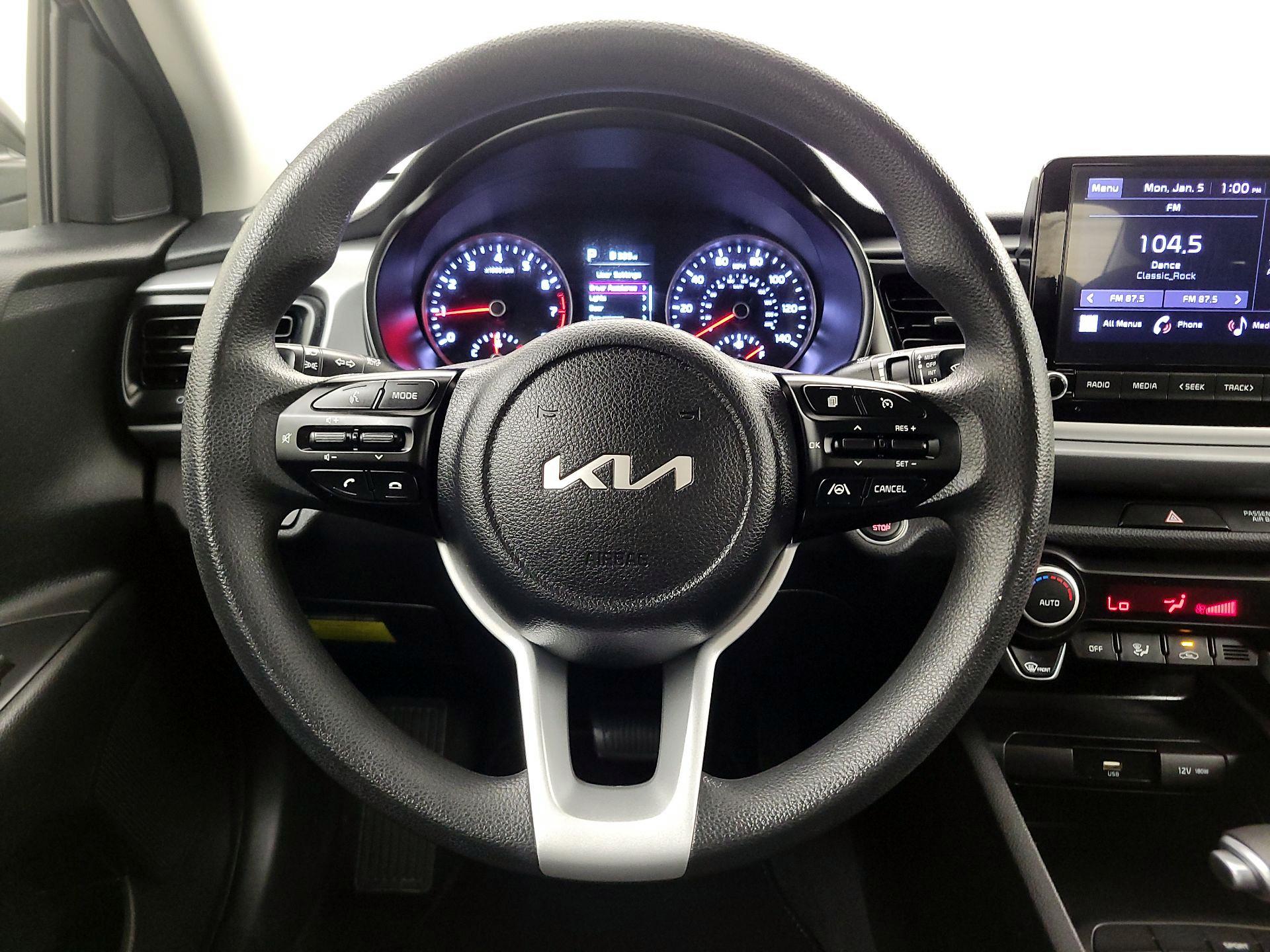 Thumbnail: 2022 Kia Rio - 10