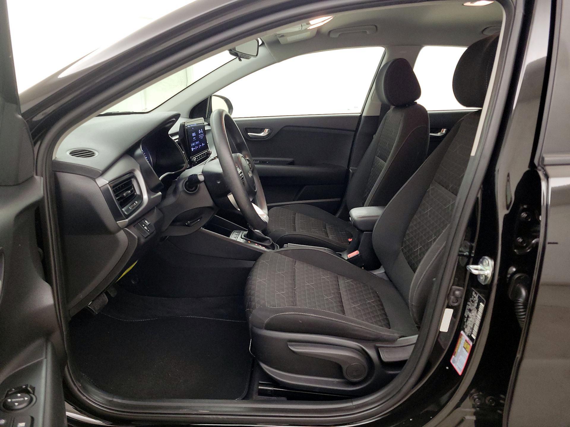 Thumbnail: 2022 Kia Rio - 11