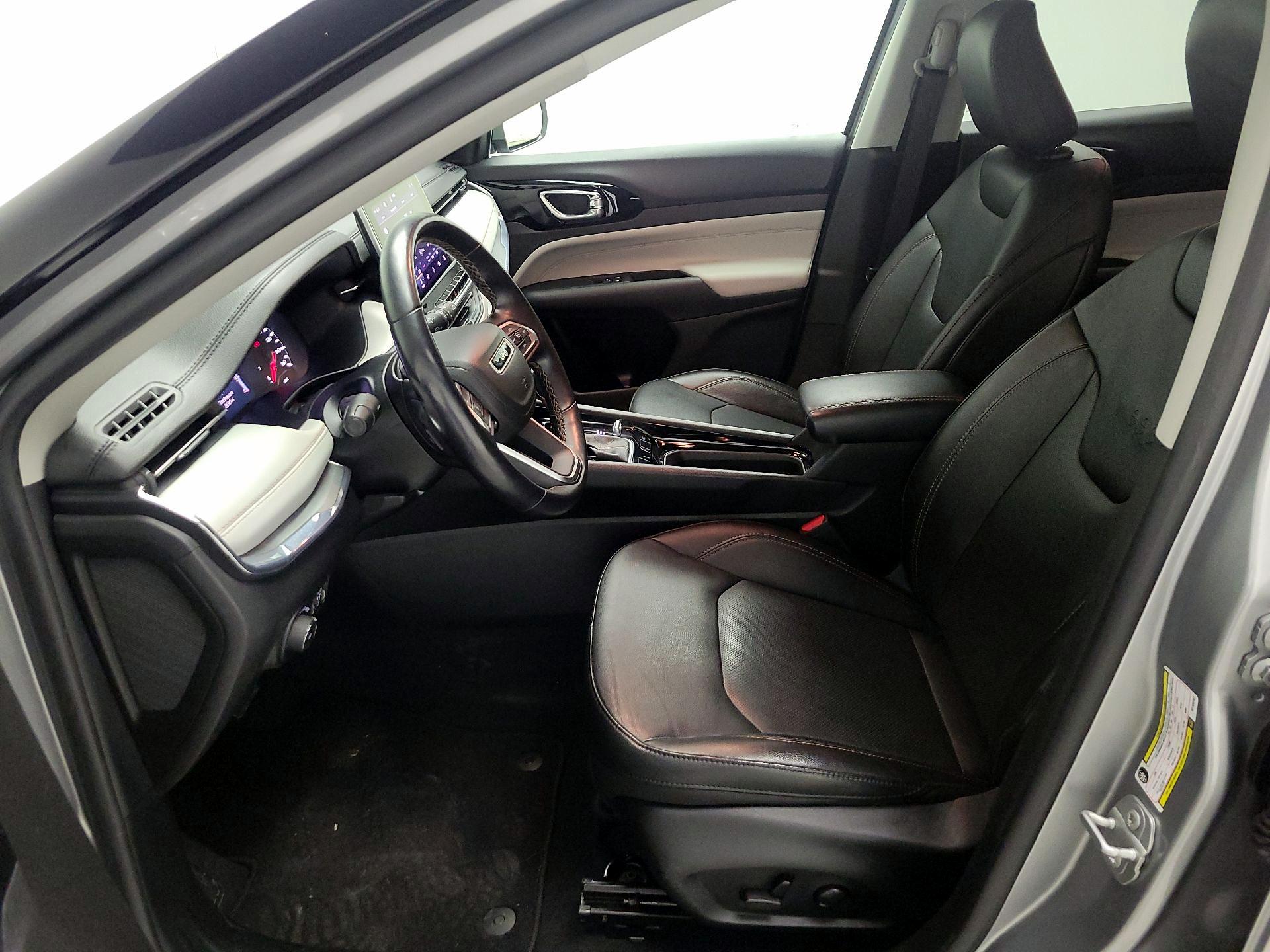 Thumbnail: 2022 Jeep Compass - 11