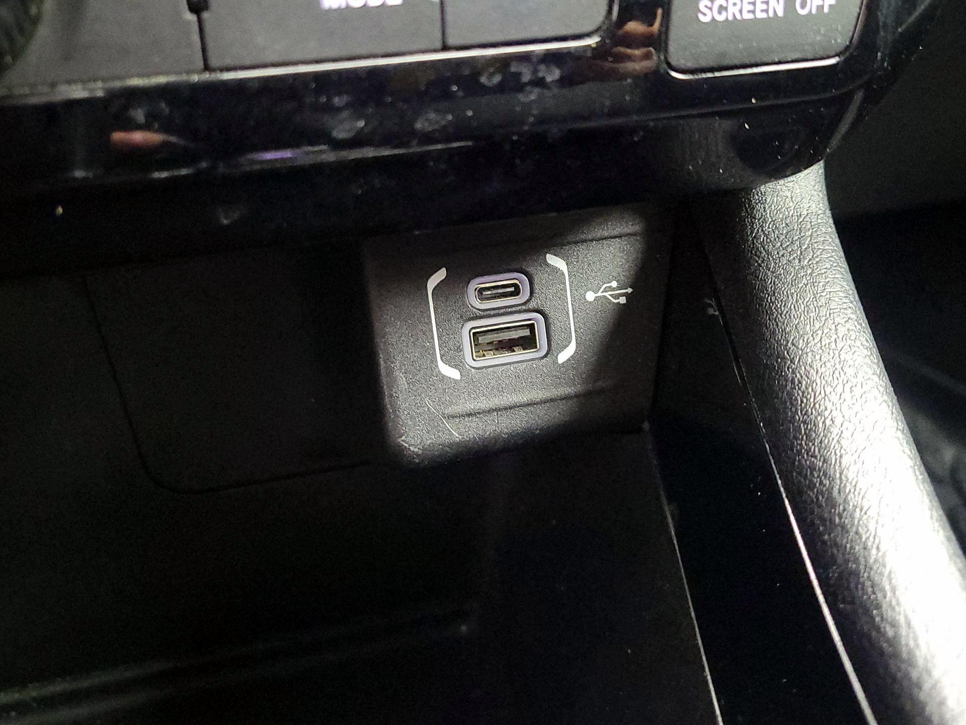 Thumbnail: 2022 Jeep Compass - 18