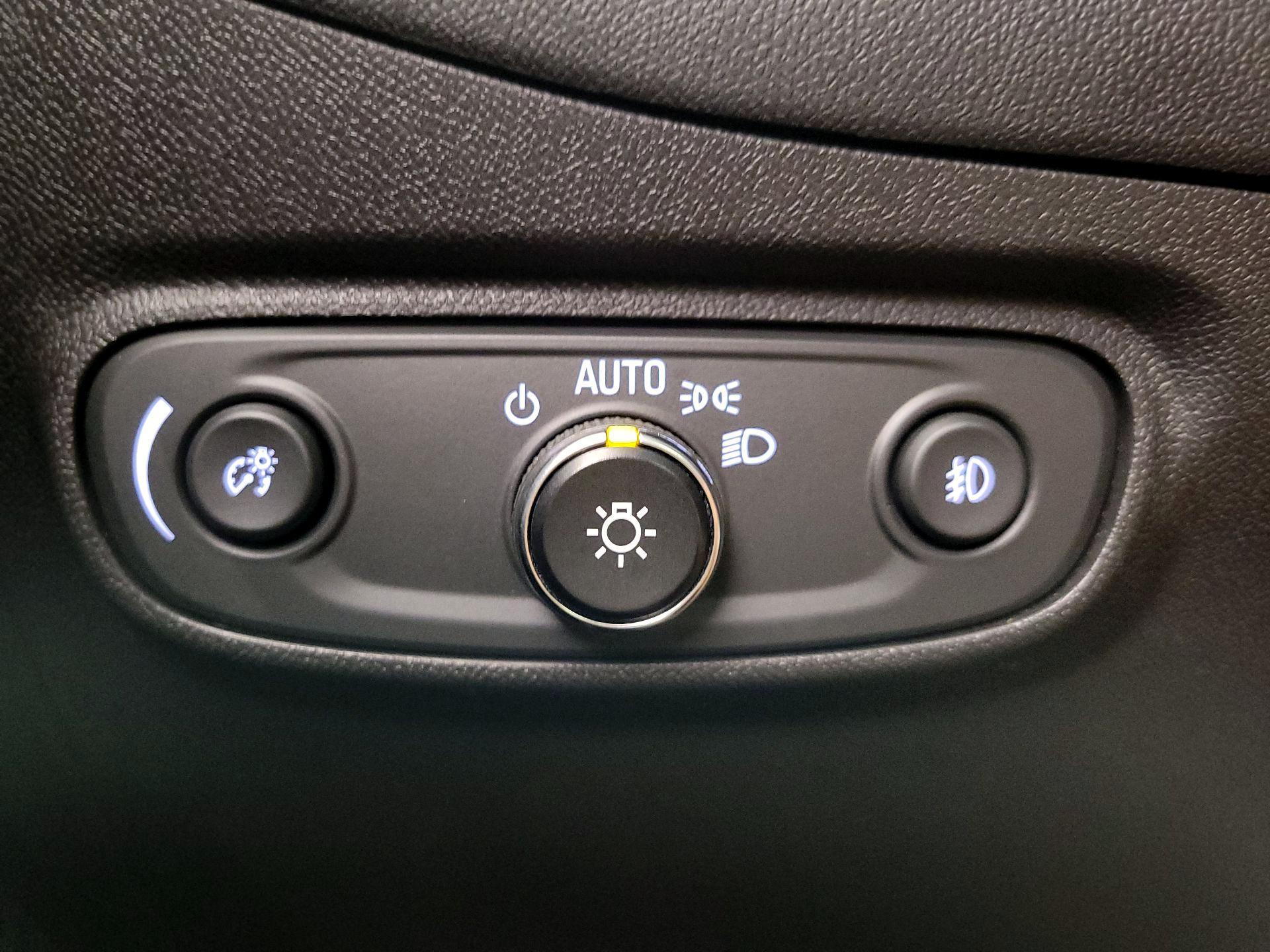 Thumbnail: 2022 Chevrolet Equinox - 13