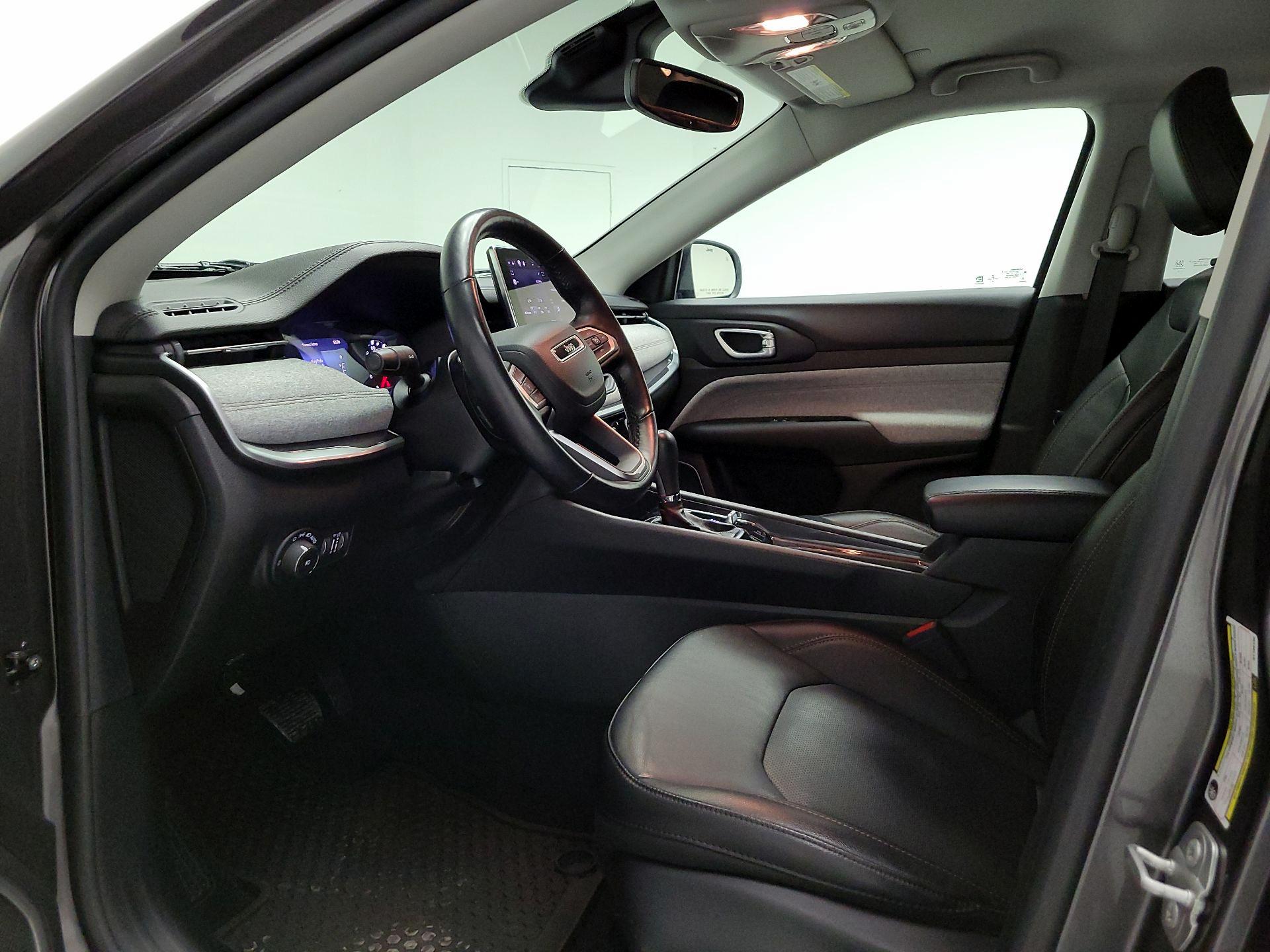 Thumbnail: 2022 Jeep Compass - 11