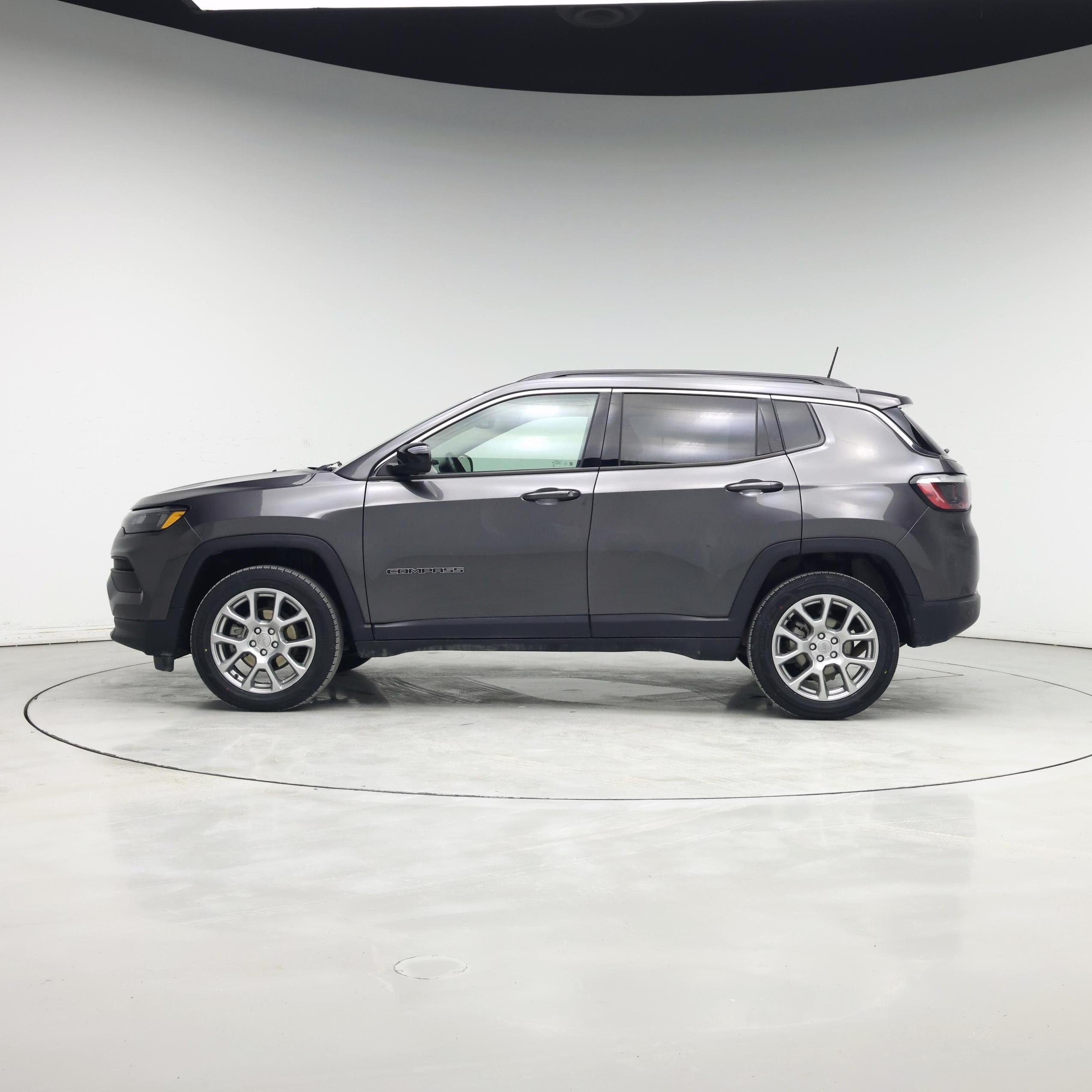 Thumbnail: 2022 Jeep Compass - 3