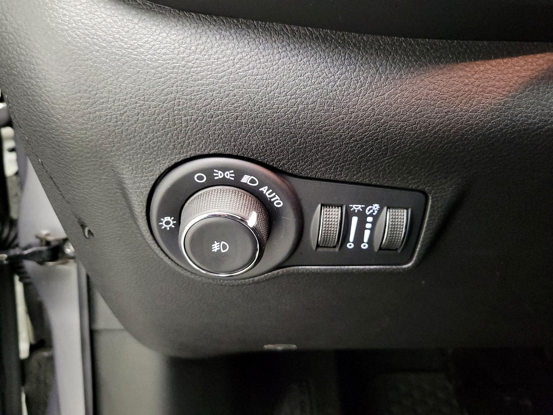 Thumbnail: 2022 Jeep Compass - 13