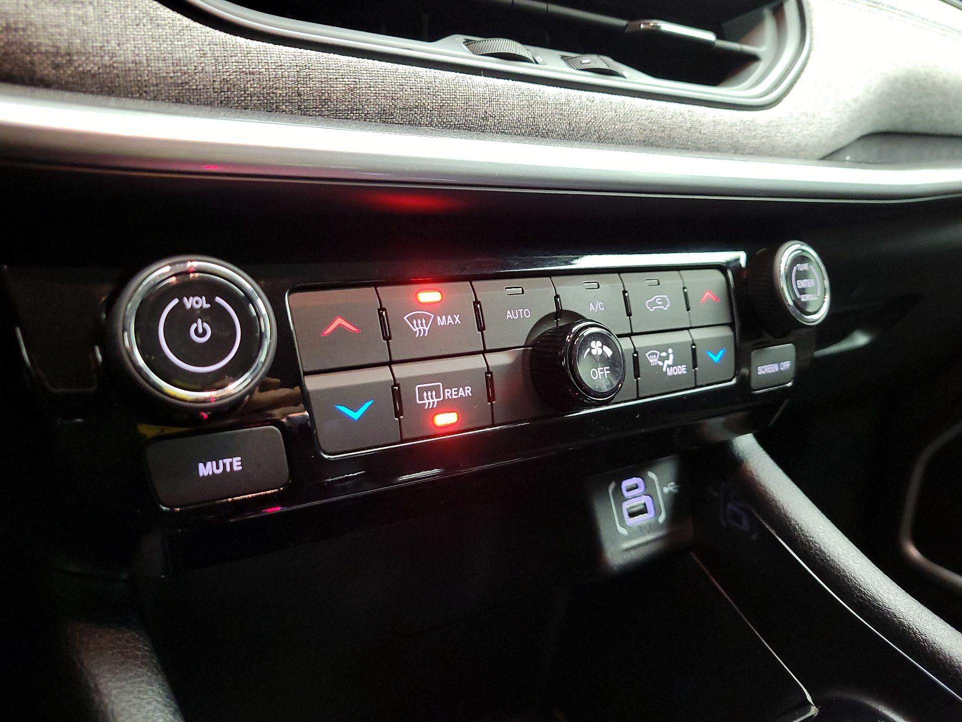 Thumbnail: 2022 Jeep Compass - 16