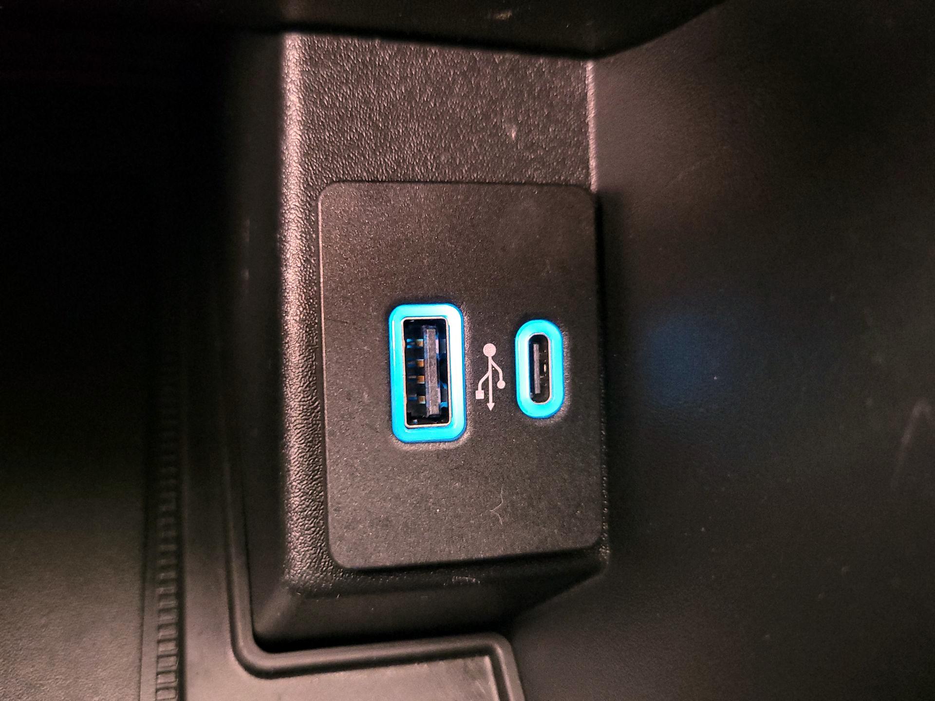 Thumbnail: 2022 Ford Edge - 18