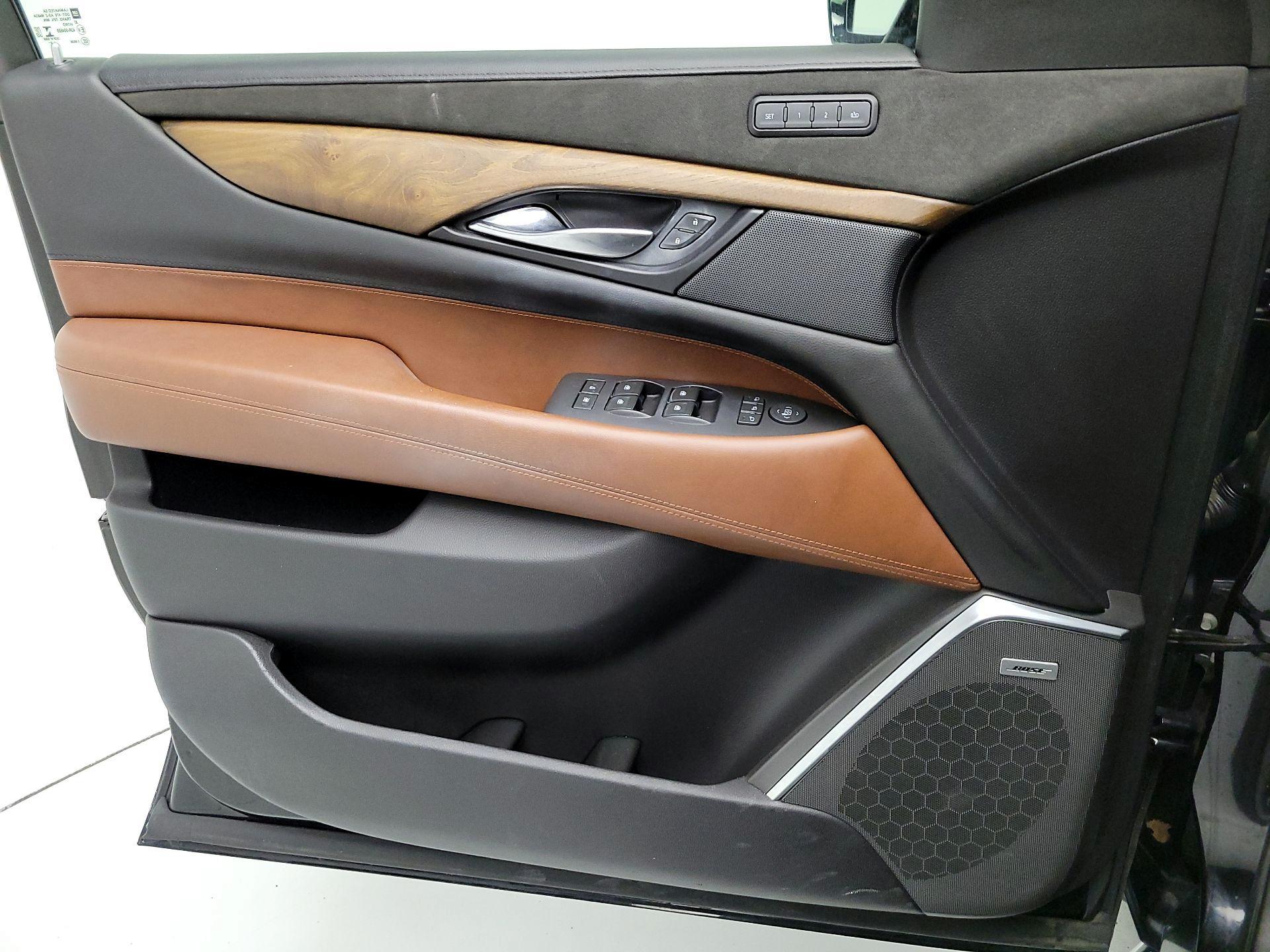 Thumbnail: 2020 Cadillac Escalade - 12