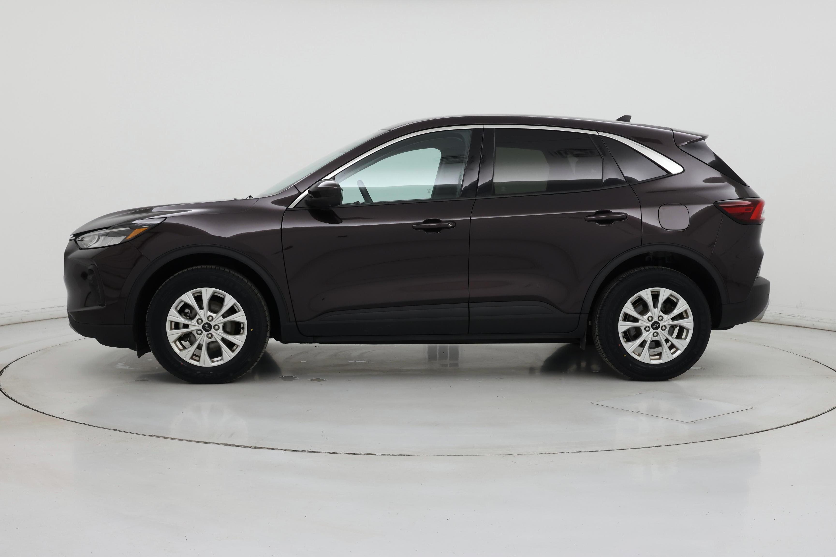 Thumbnail: 2023 Ford Escape - 3