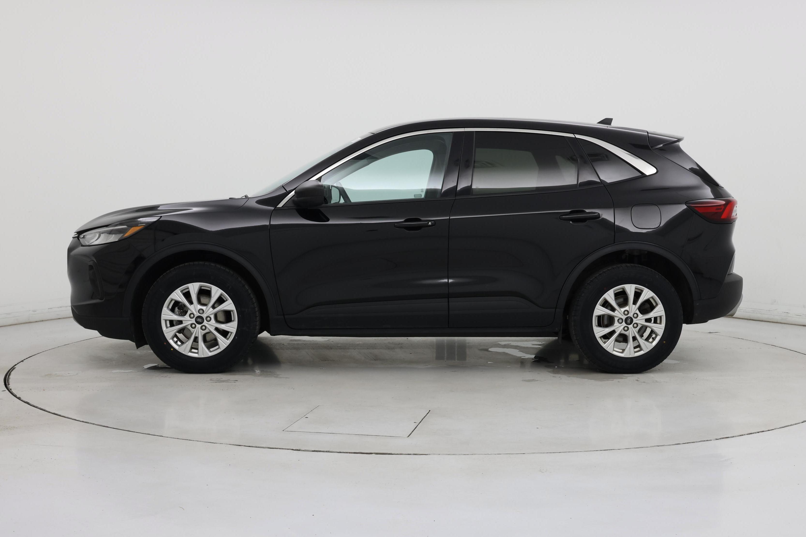 Thumbnail: 2023 Ford Escape - 3