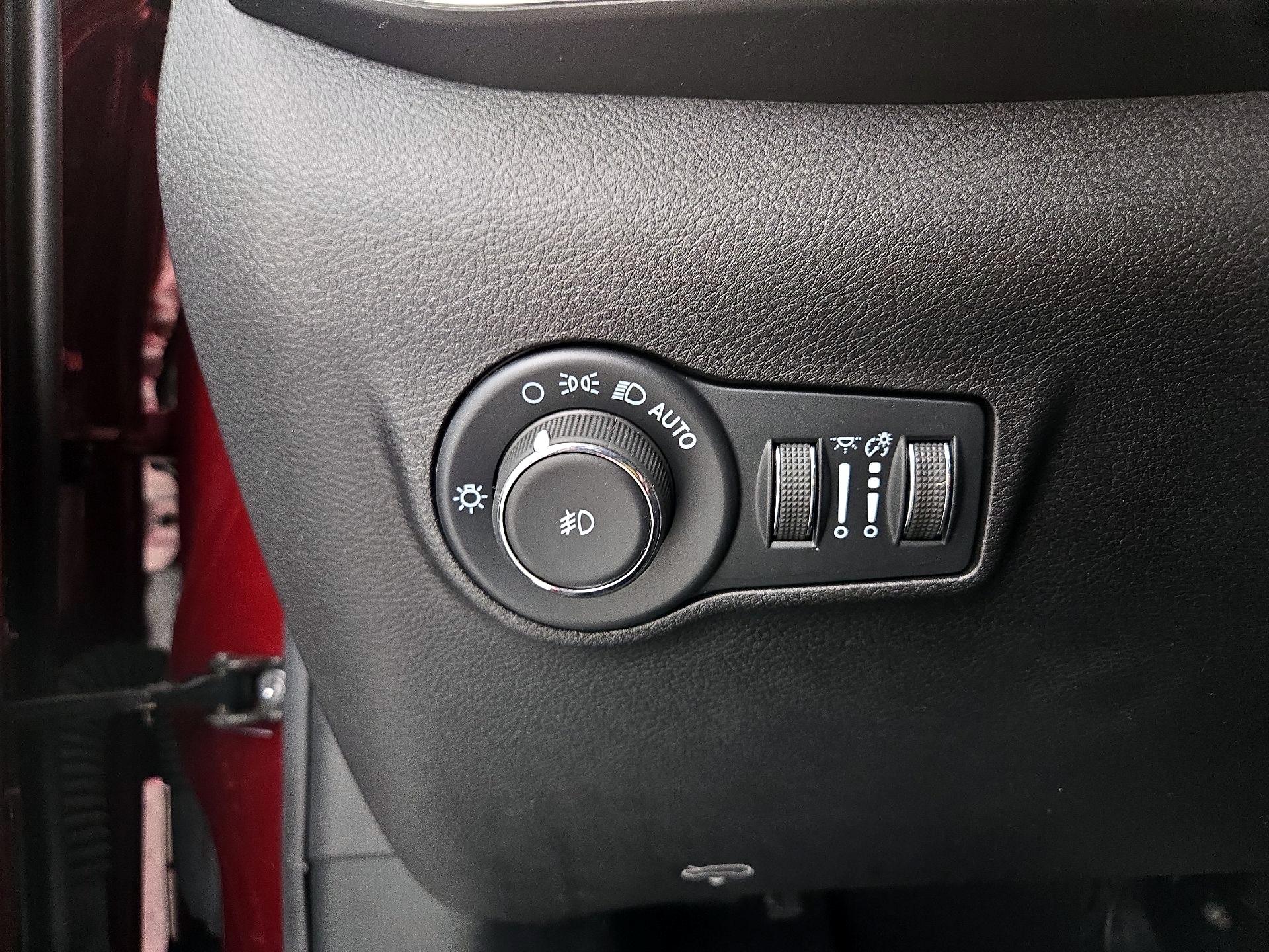 Thumbnail: 2022 Jeep Compass - 13