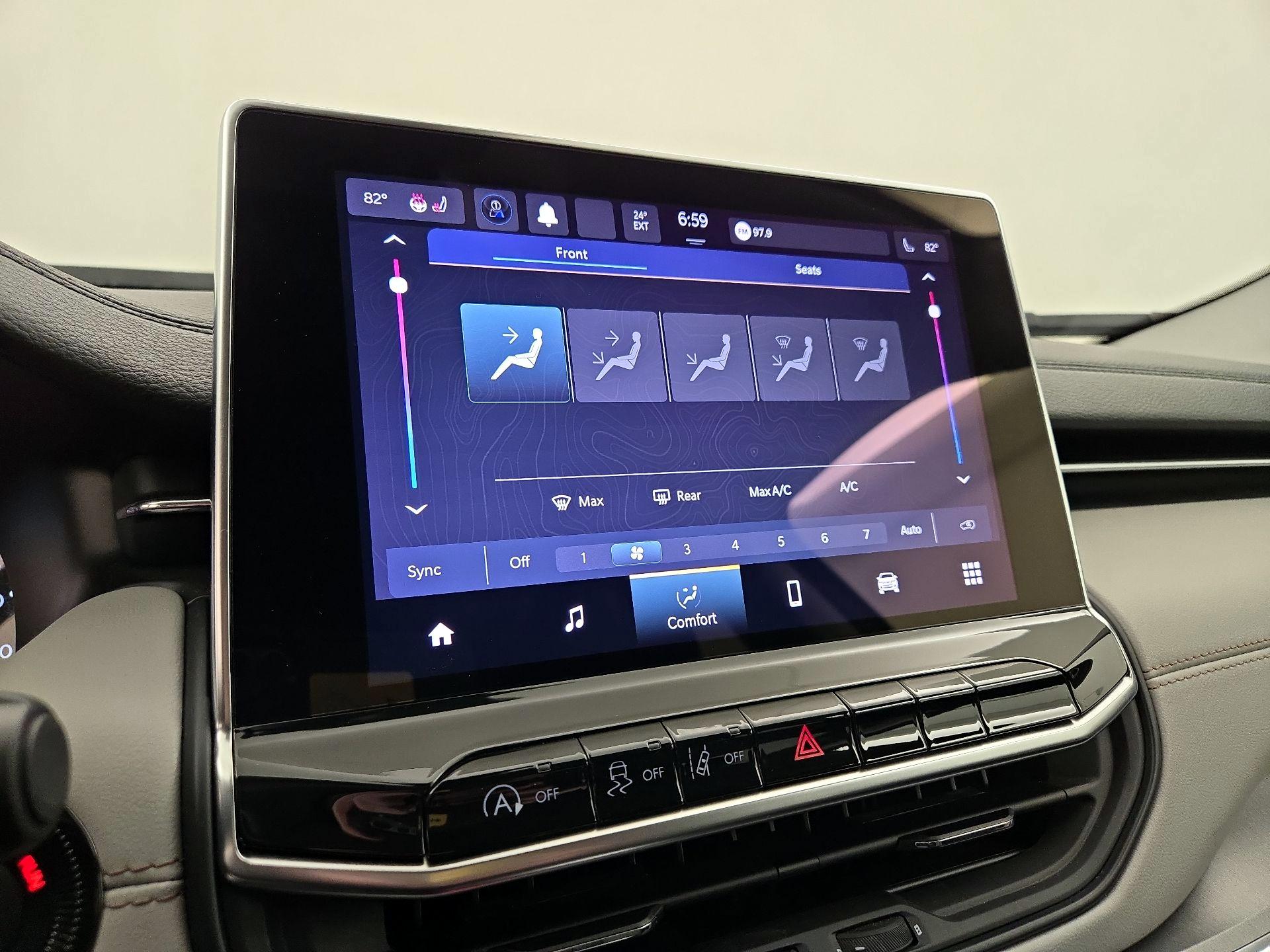 Thumbnail: 2022 Jeep Compass - 16