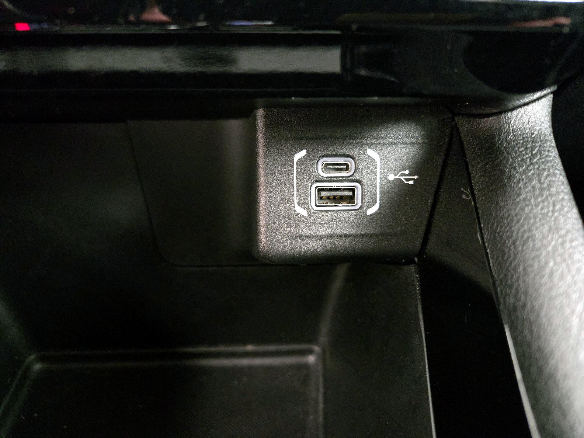 Thumbnail: 2022 Jeep Compass - 18