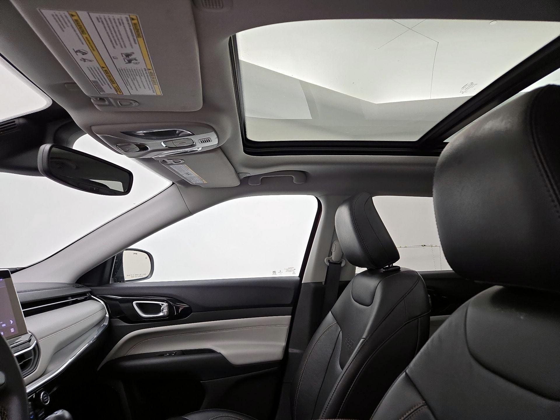 Thumbnail: 2022 Jeep Compass - 19