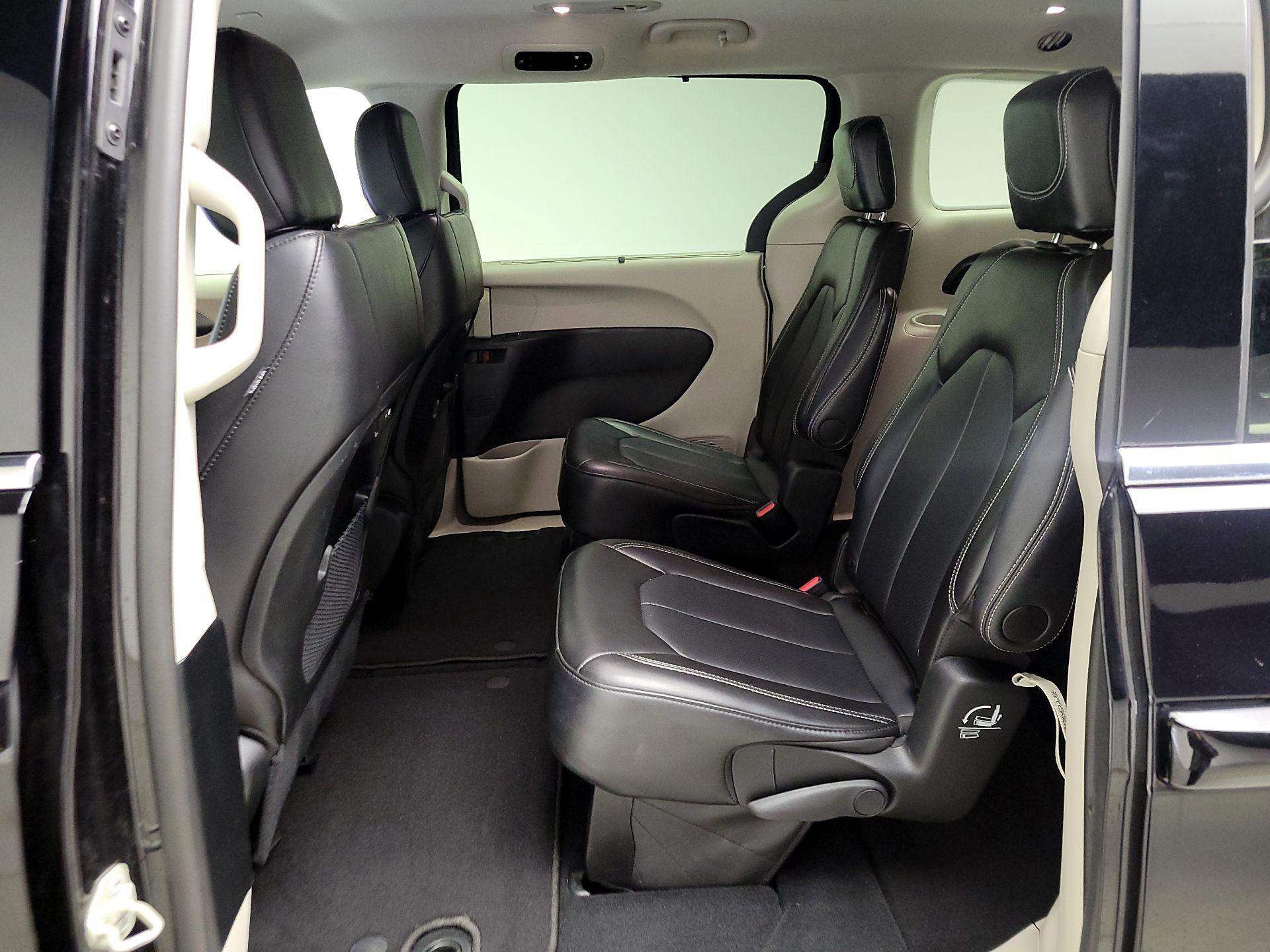 Thumbnail: 2024 Chrysler Pacifica - 19