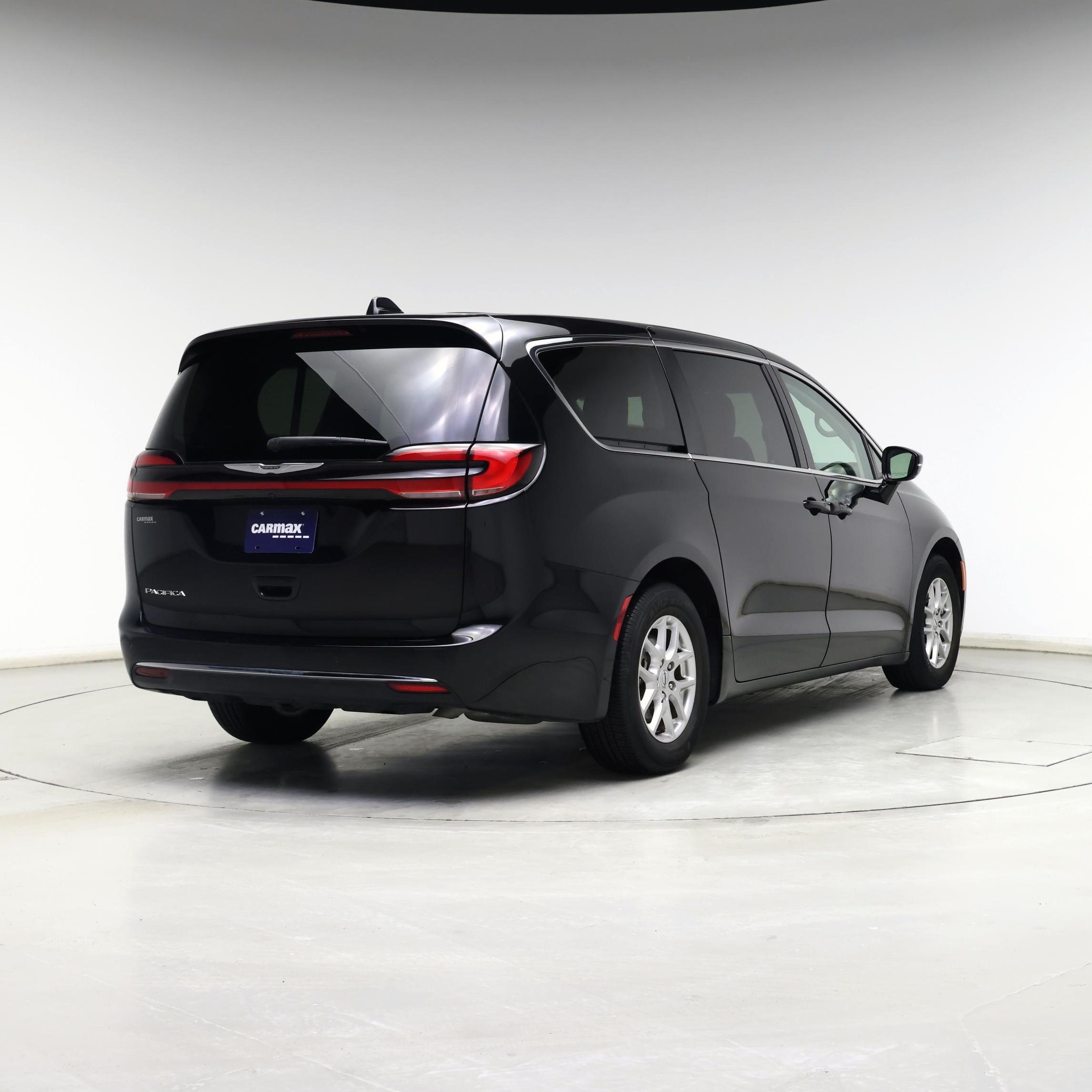 Thumbnail: 2024 Chrysler Pacifica - 8