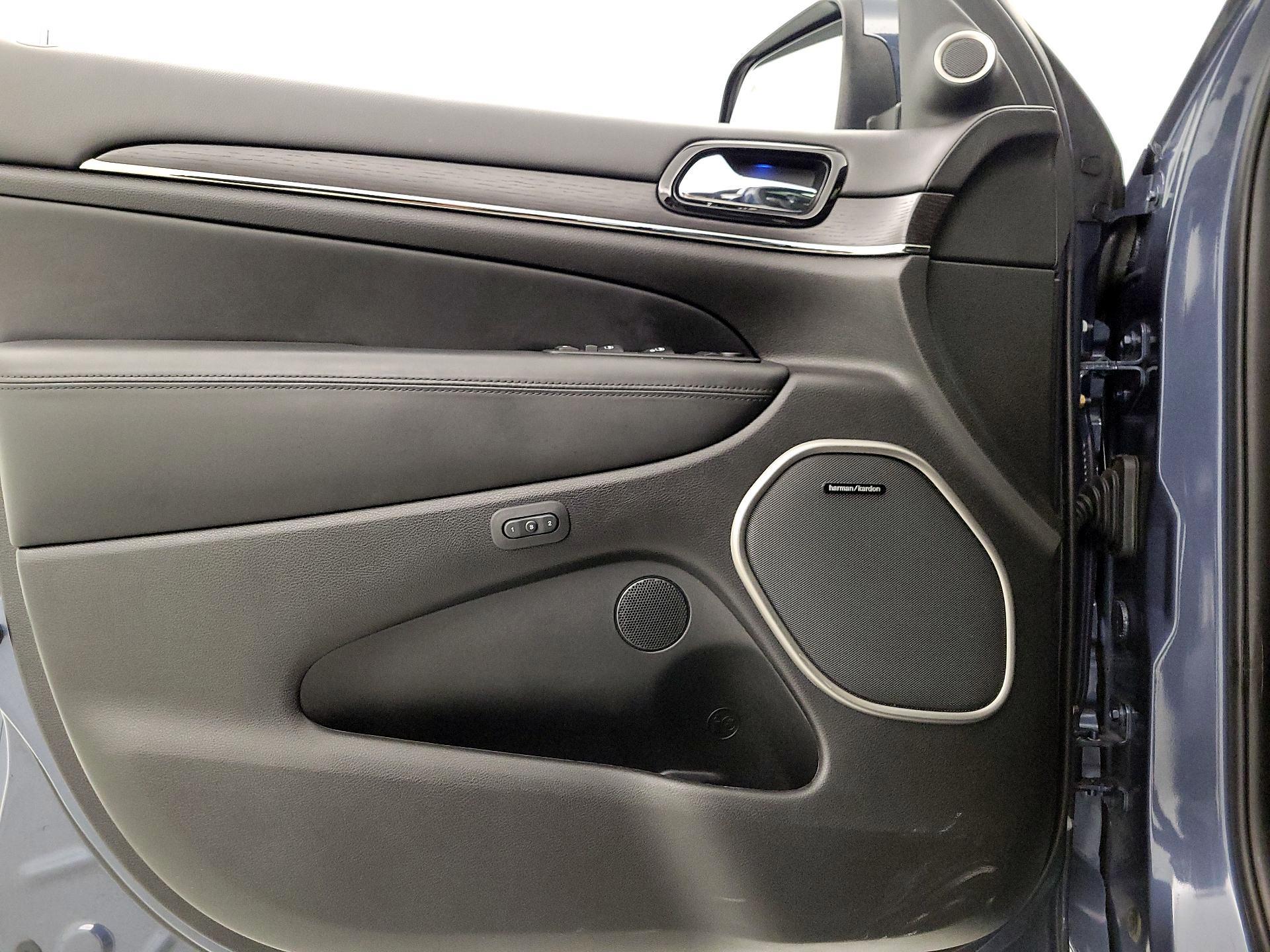 Thumbnail: 2021 Jeep Grand Cherokee - 12