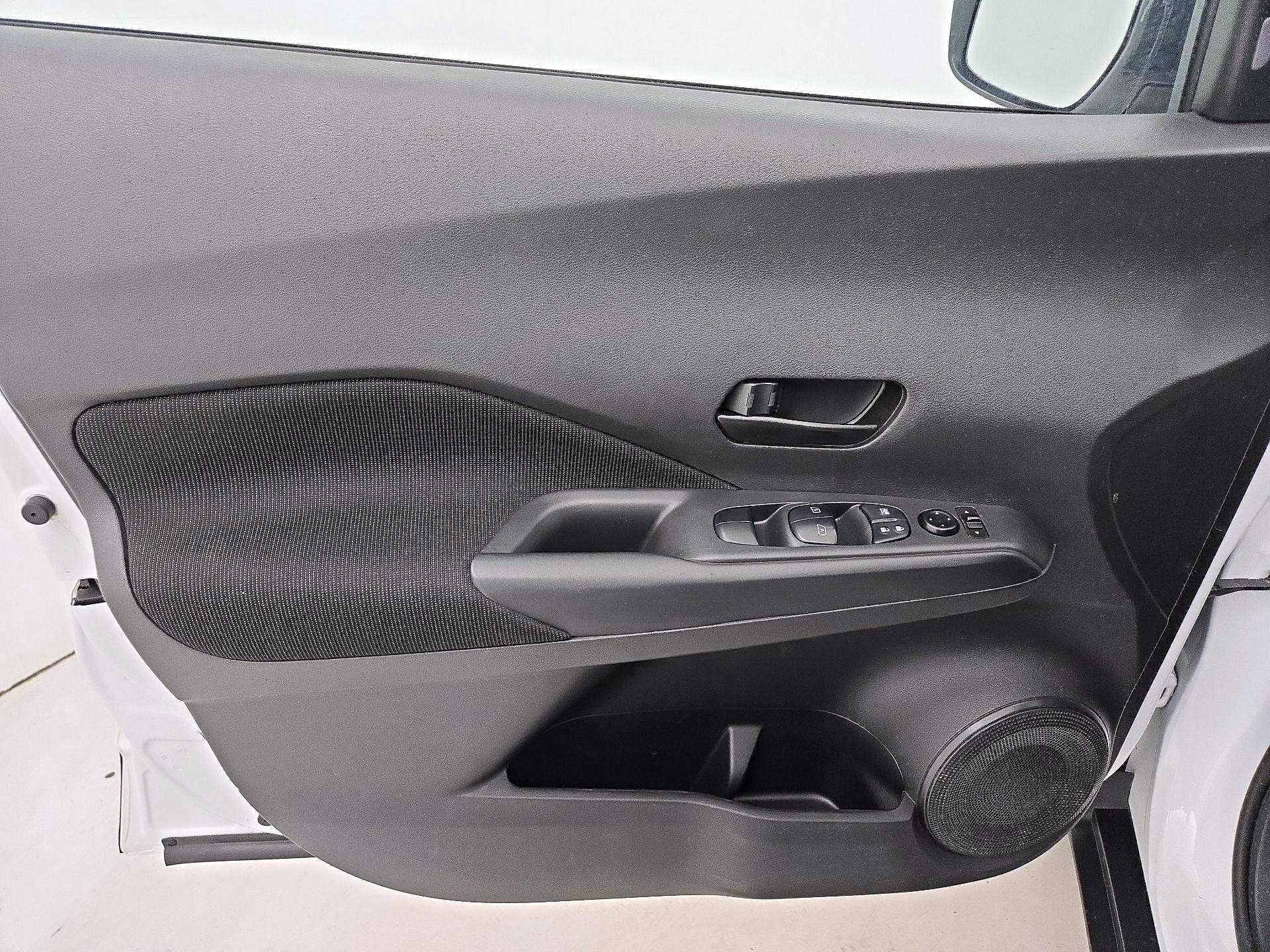 Thumbnail: 2023 Nissan Kicks - 10