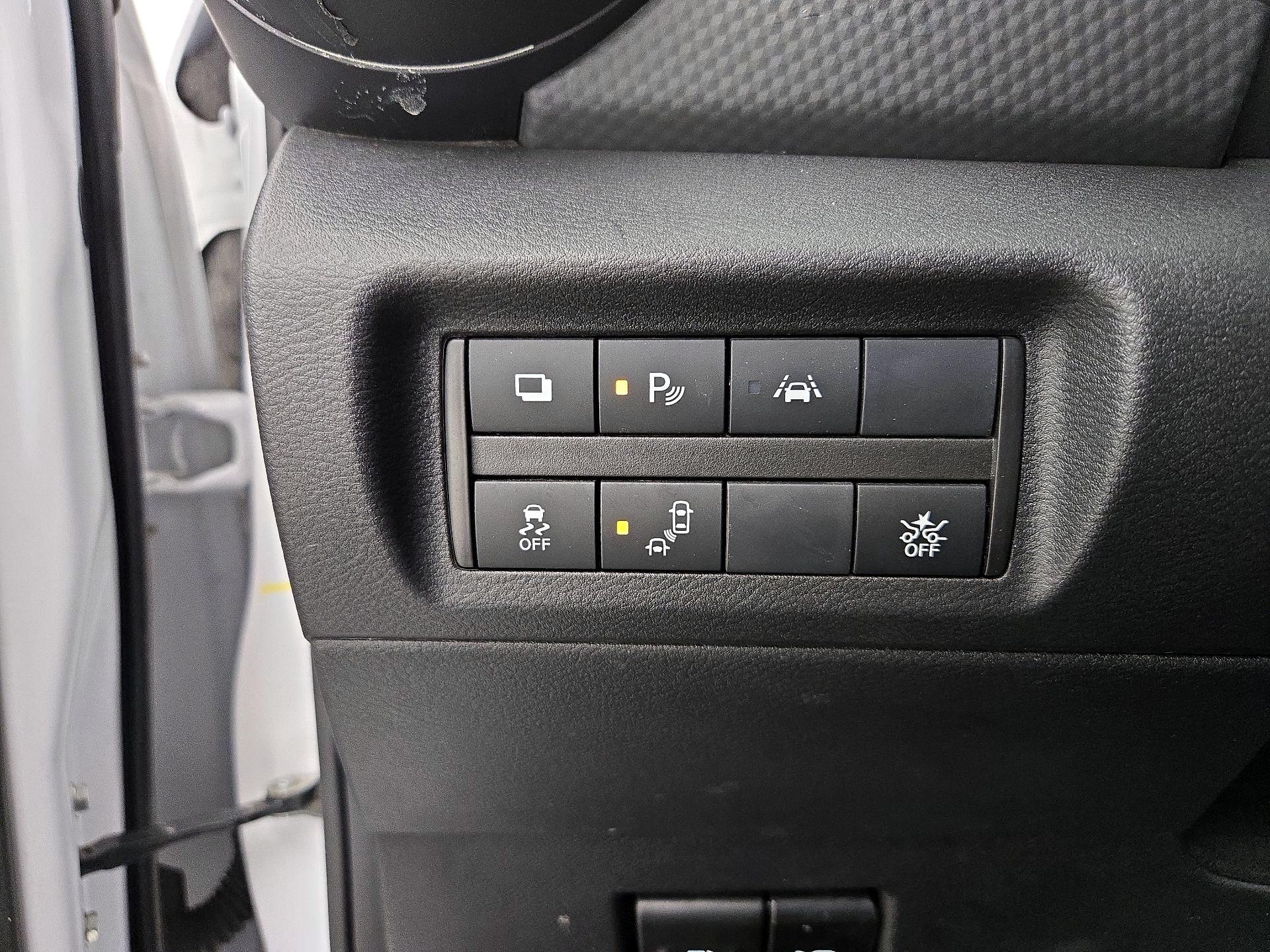 Thumbnail: 2023 Nissan Kicks - 11