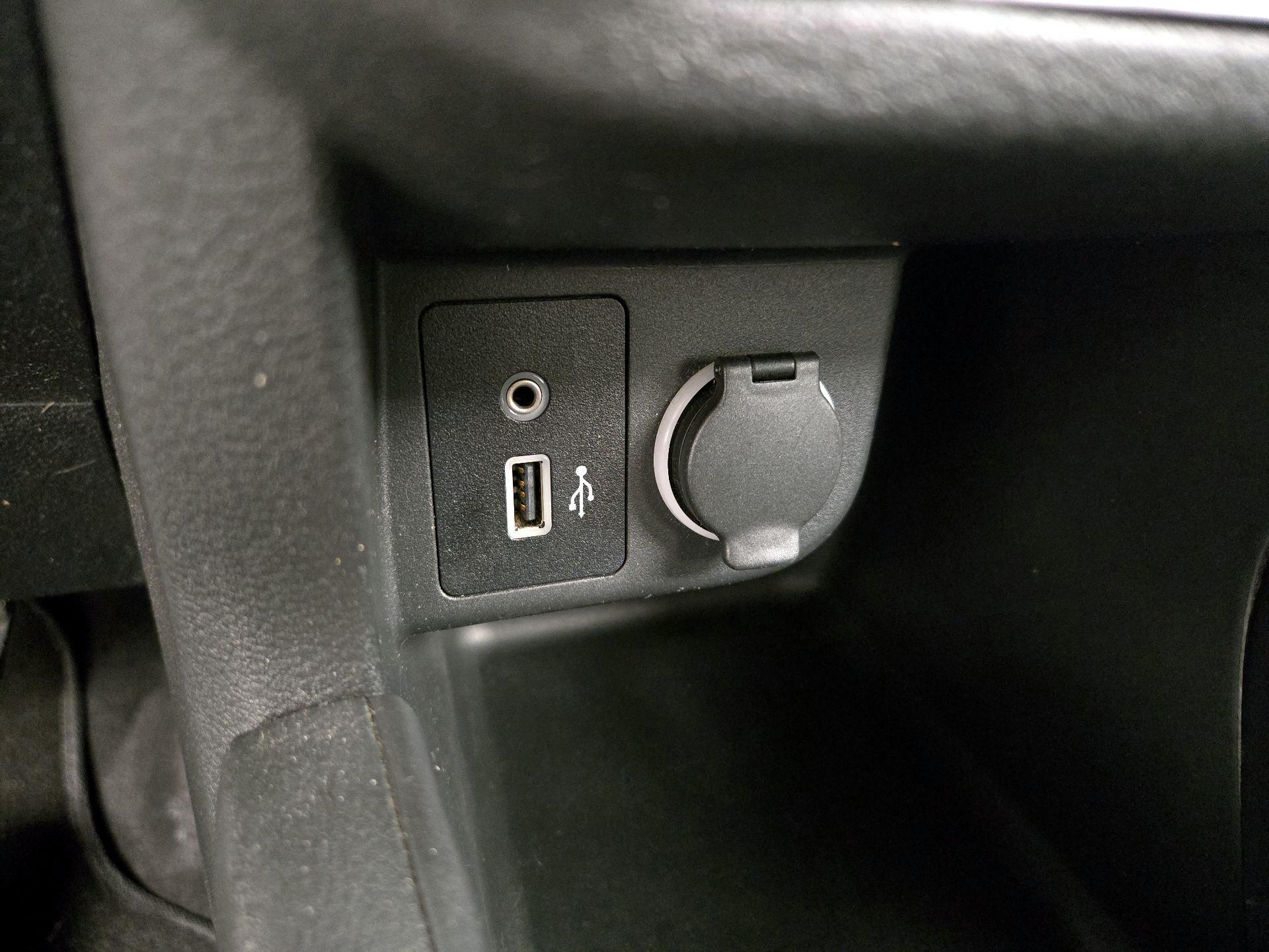 Thumbnail: 2023 Nissan Kicks - 16