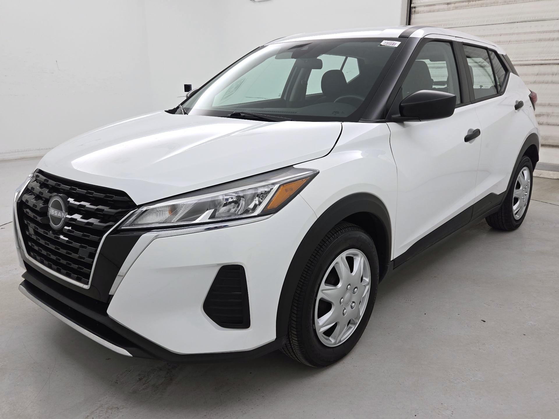 Thumbnail: 2023 Nissan Kicks - 3