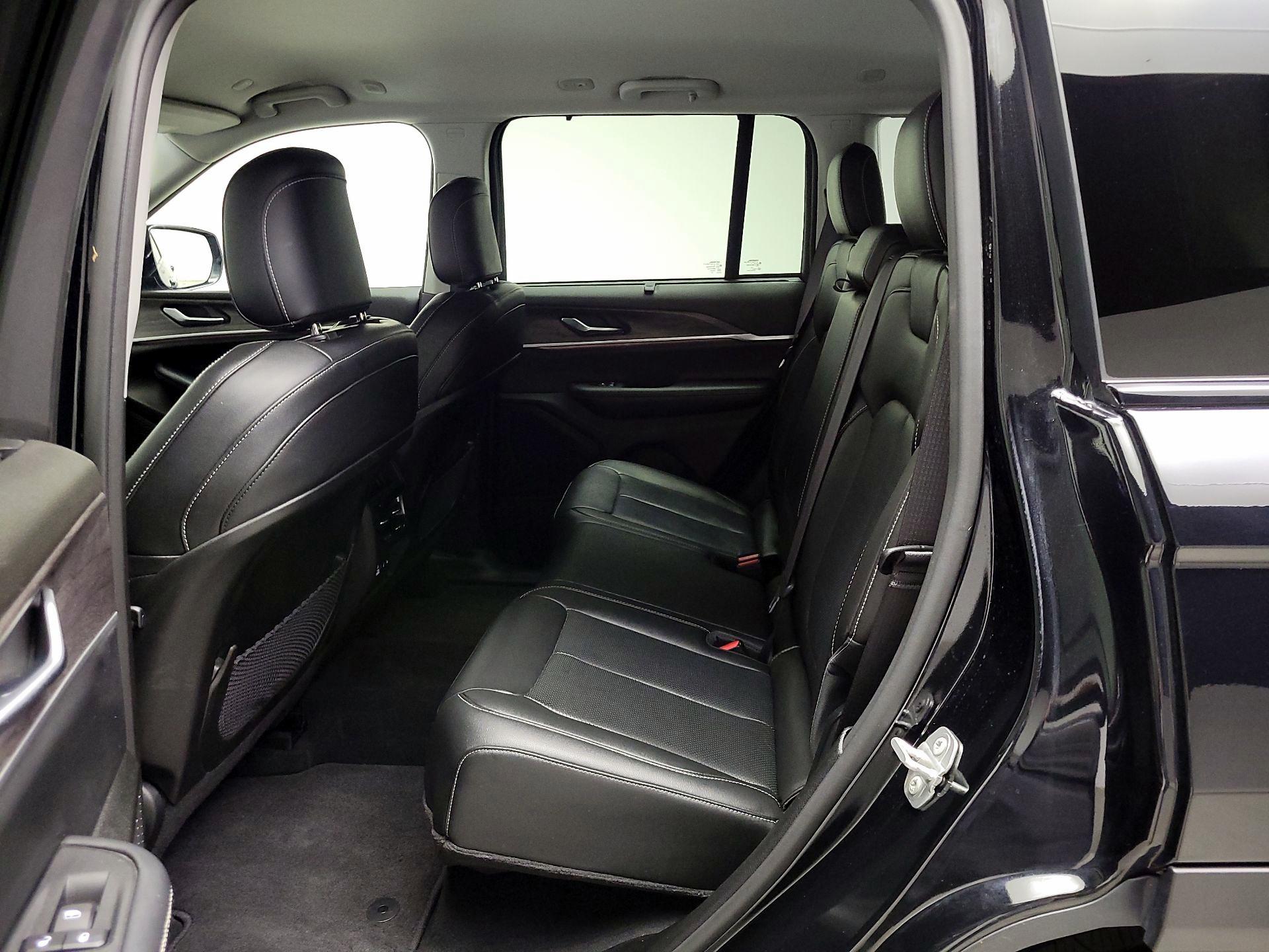 Thumbnail: 2023 Jeep Grand Cherokee - 20