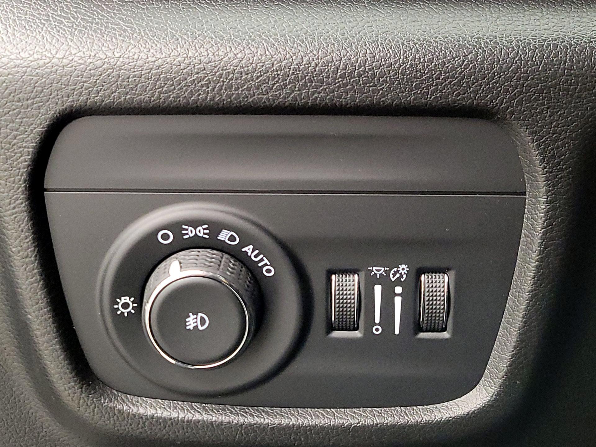 Thumbnail: 2022 Jeep Grand Cherokee - 13