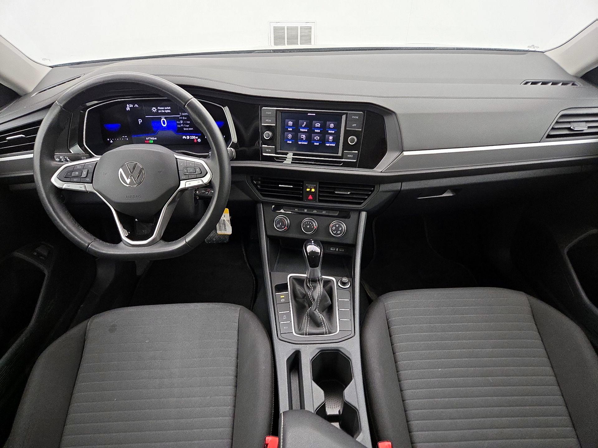 Thumbnail: 2024 Volkswagen Jetta - 9