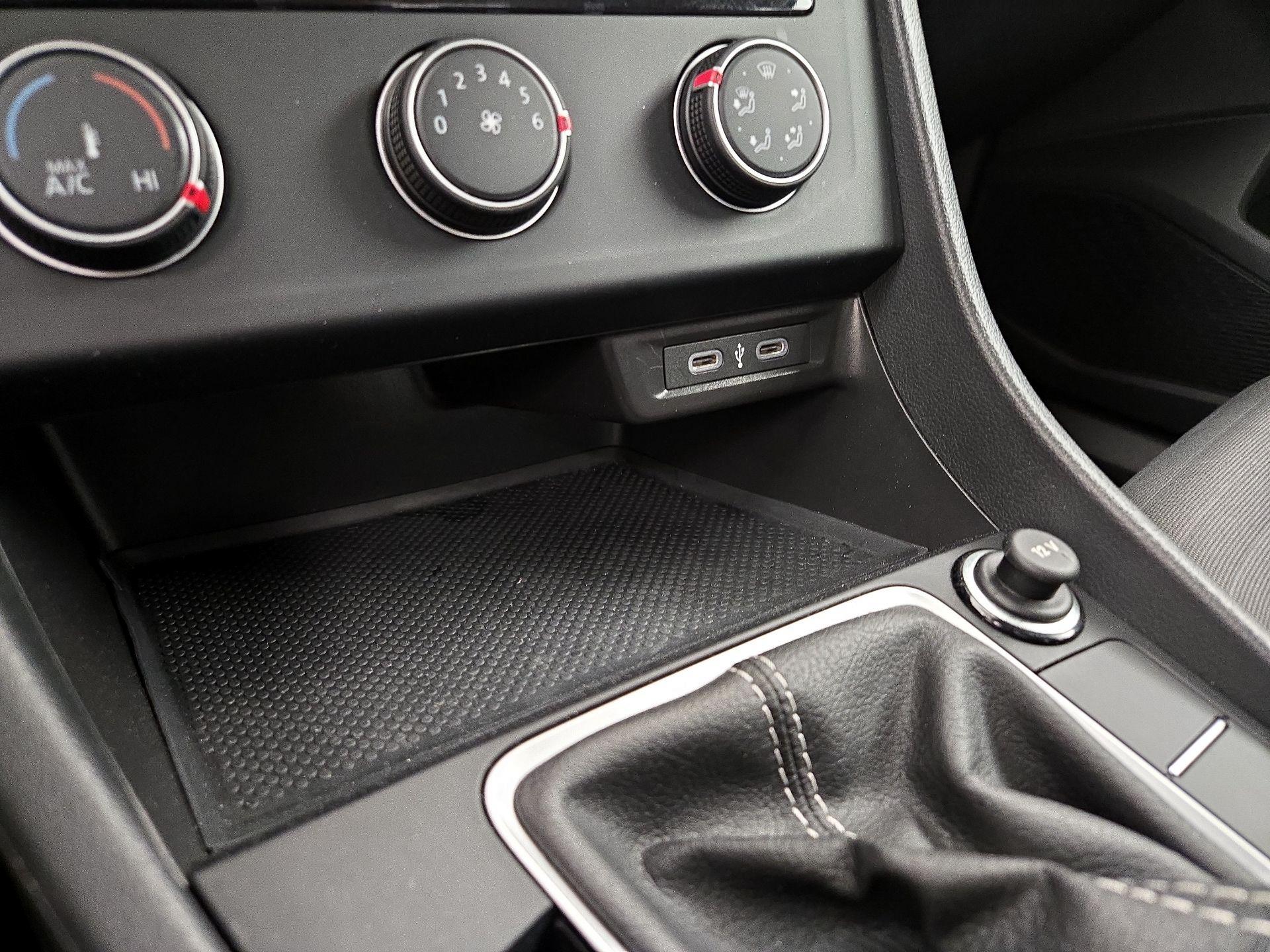 Thumbnail: 2024 Volkswagen Jetta - 18