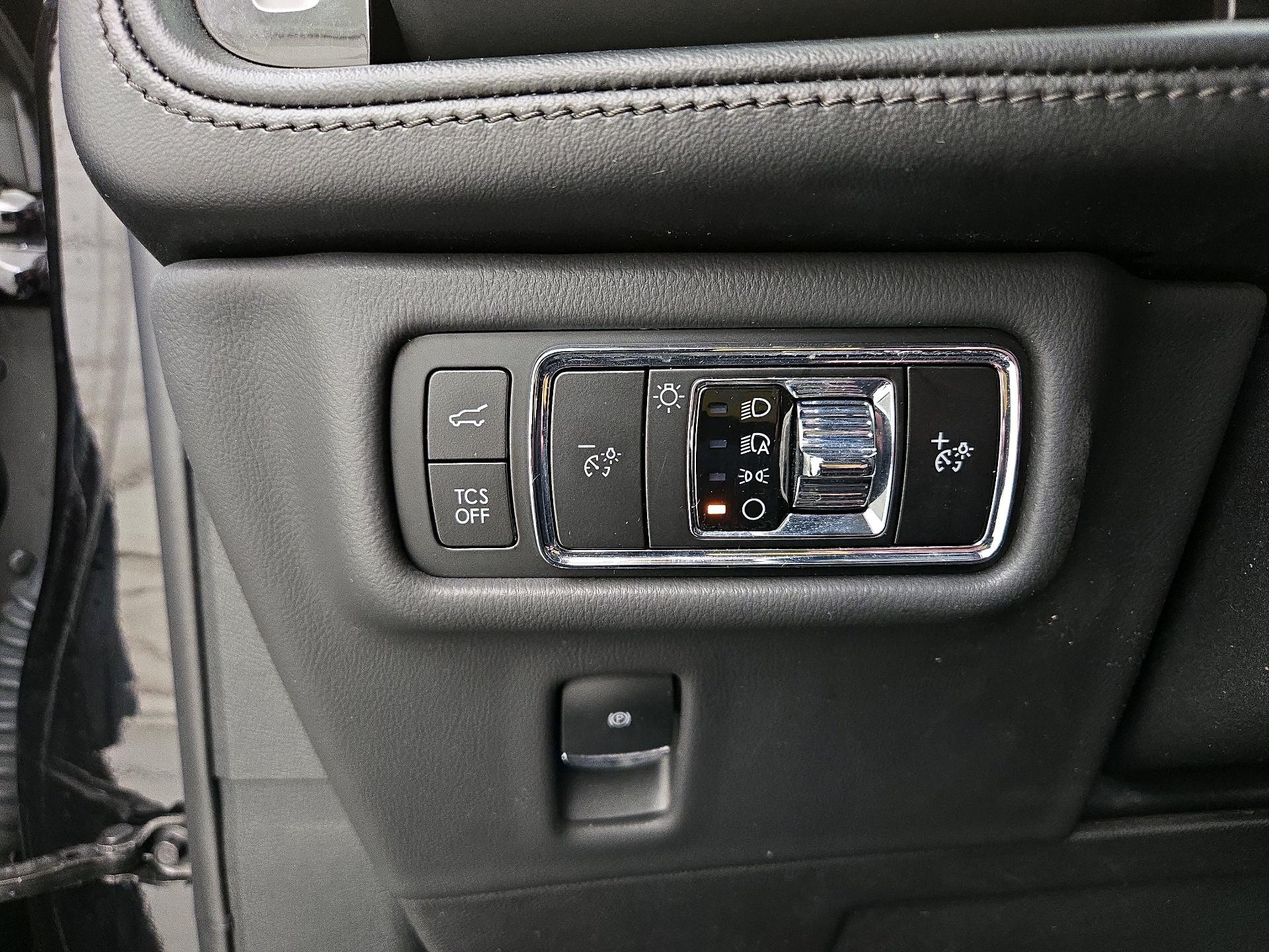 Thumbnail: 2023 Lincoln Nautilus - 13