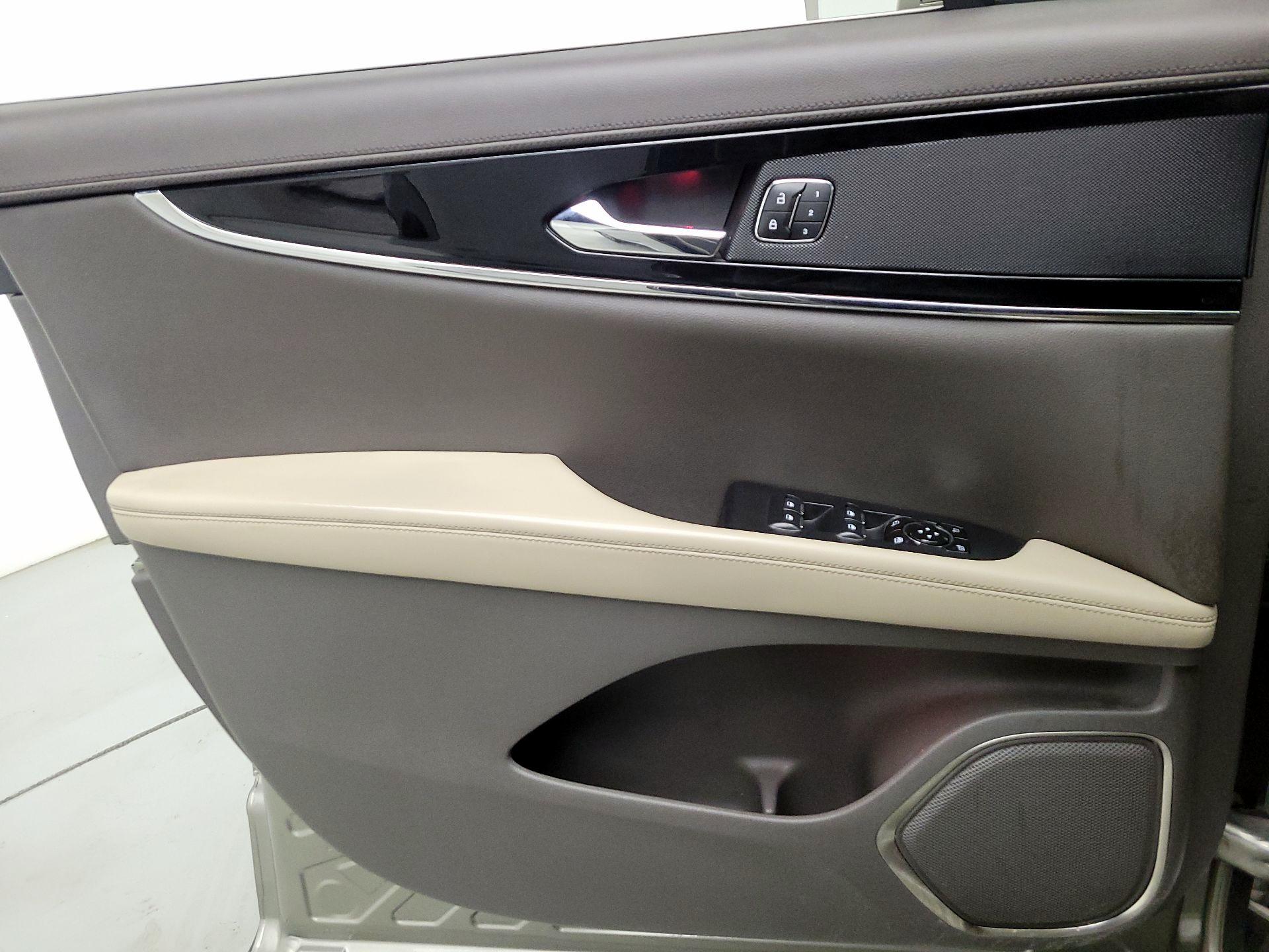 Thumbnail: 2023 Lincoln Nautilus - 12