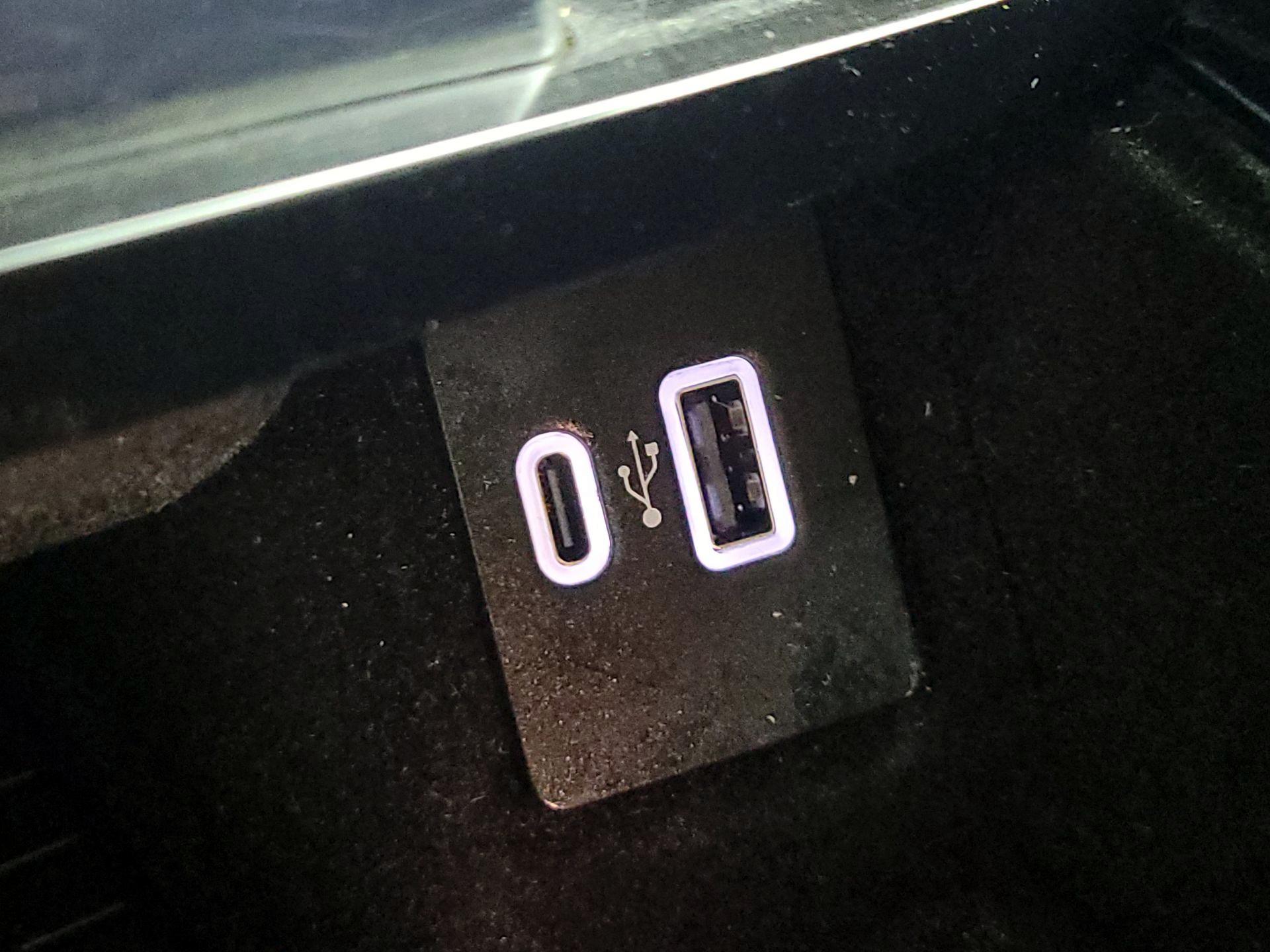 Thumbnail: 2023 Lincoln Nautilus - 19