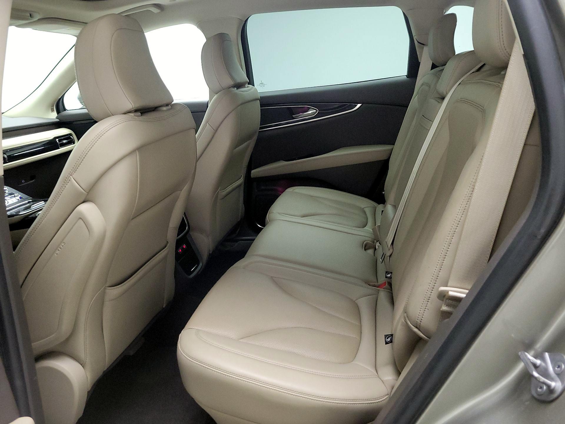 Thumbnail: 2023 Lincoln Nautilus - 20