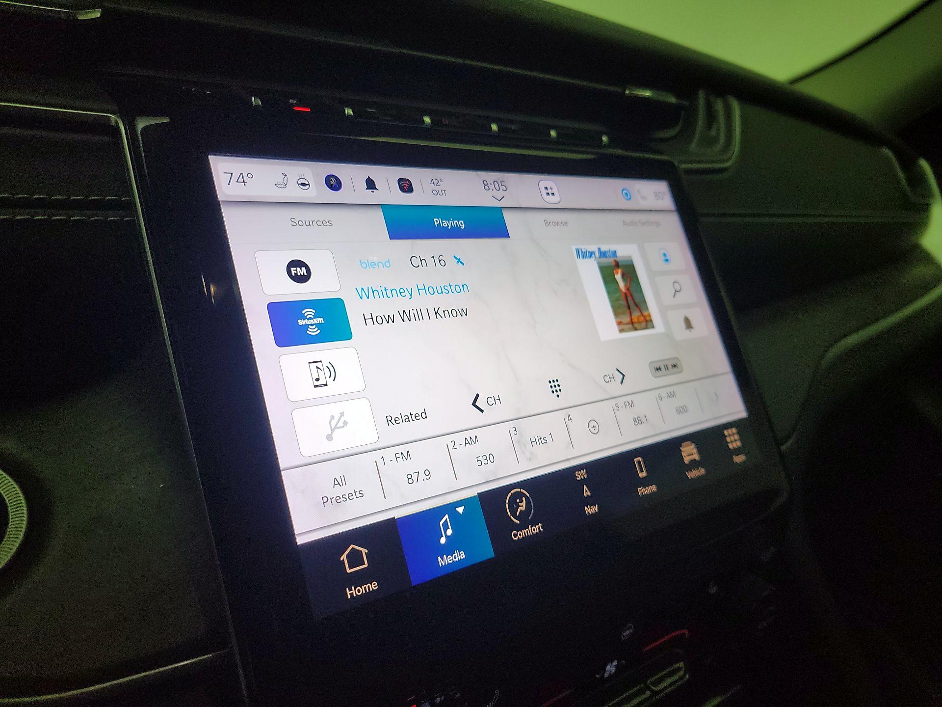 Thumbnail: 2023 Jeep Grand Cherokee - 16