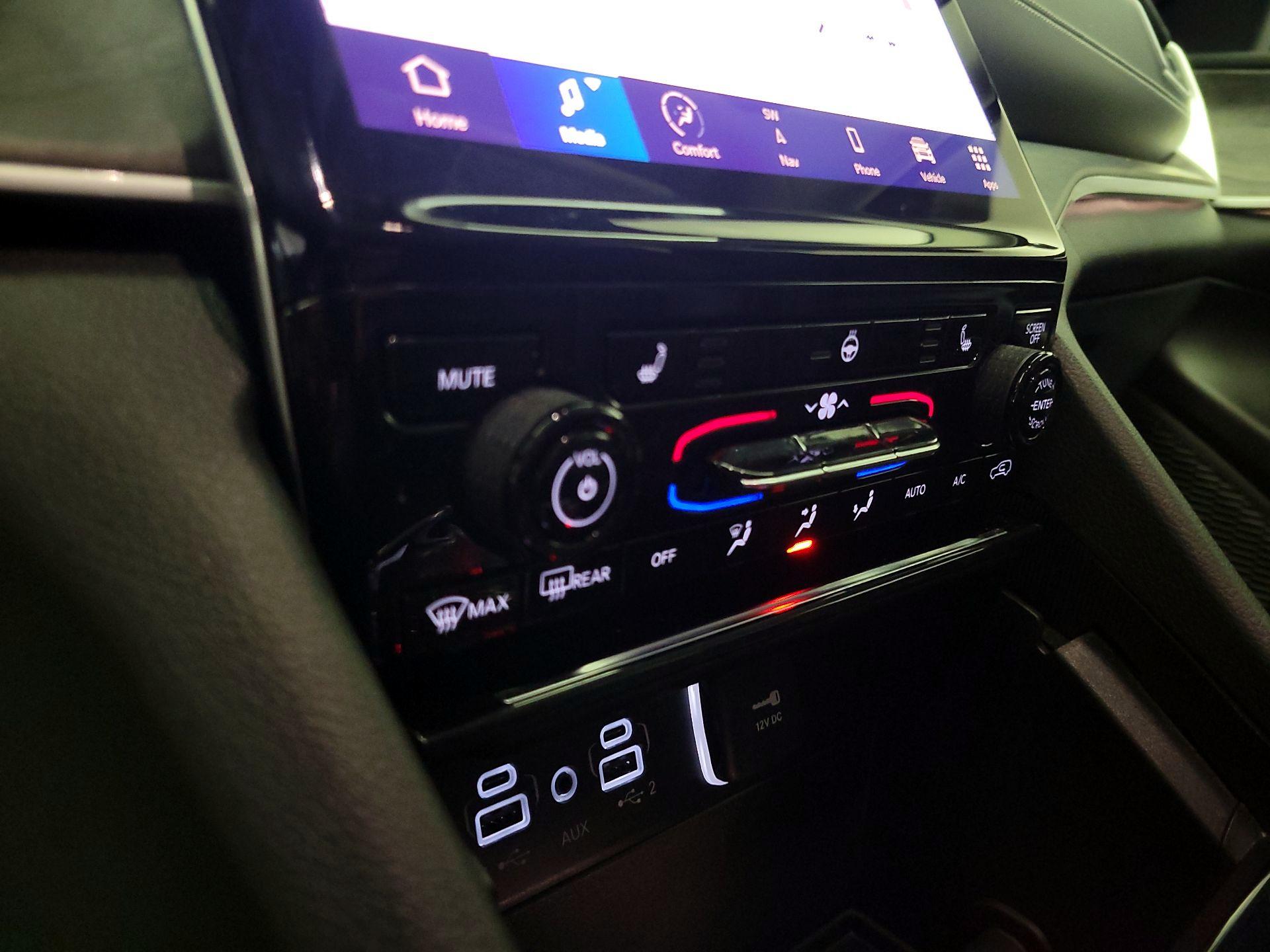 Thumbnail: 2023 Jeep Grand Cherokee - 17