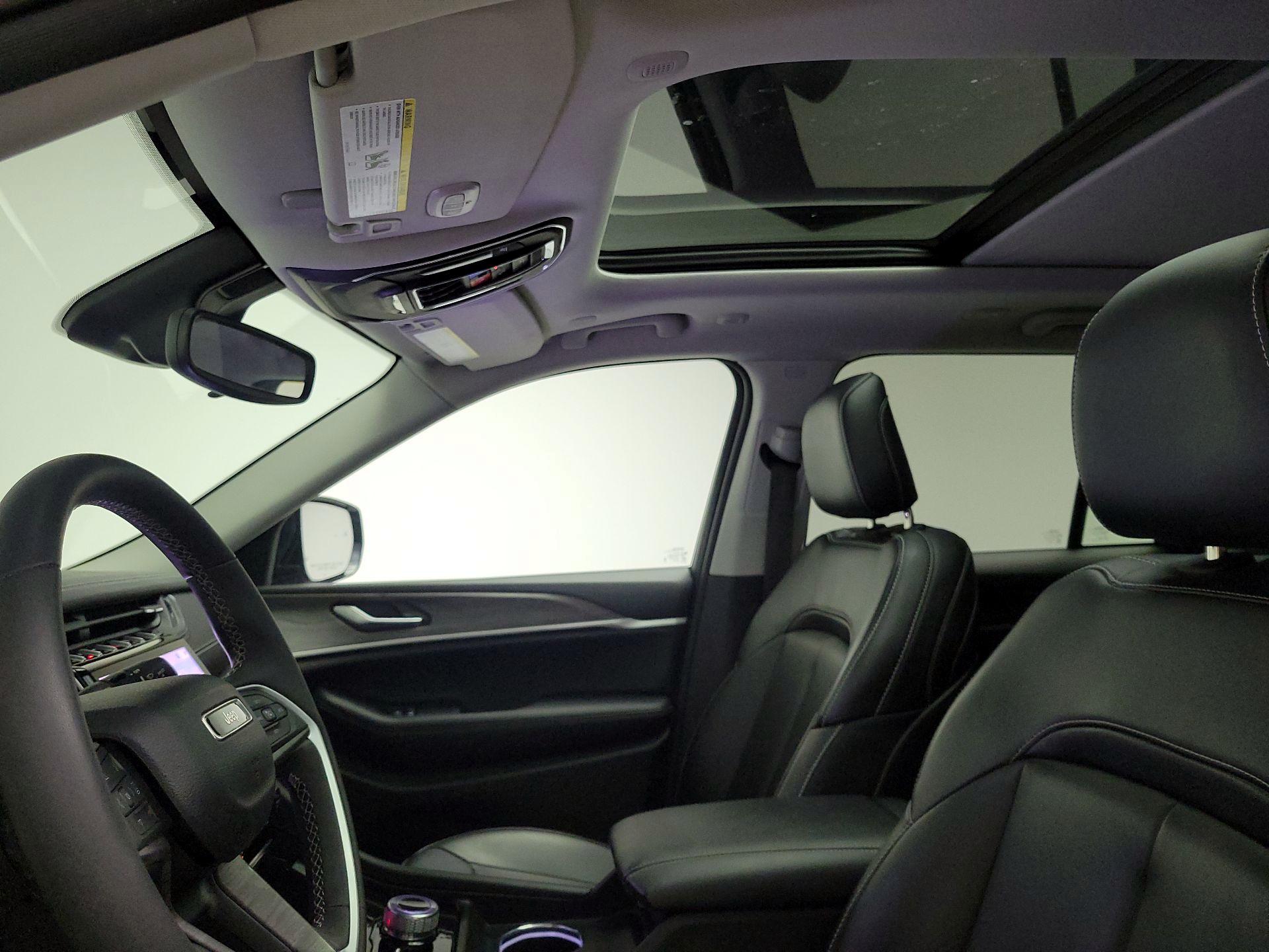 Thumbnail: 2023 Jeep Grand Cherokee - 20