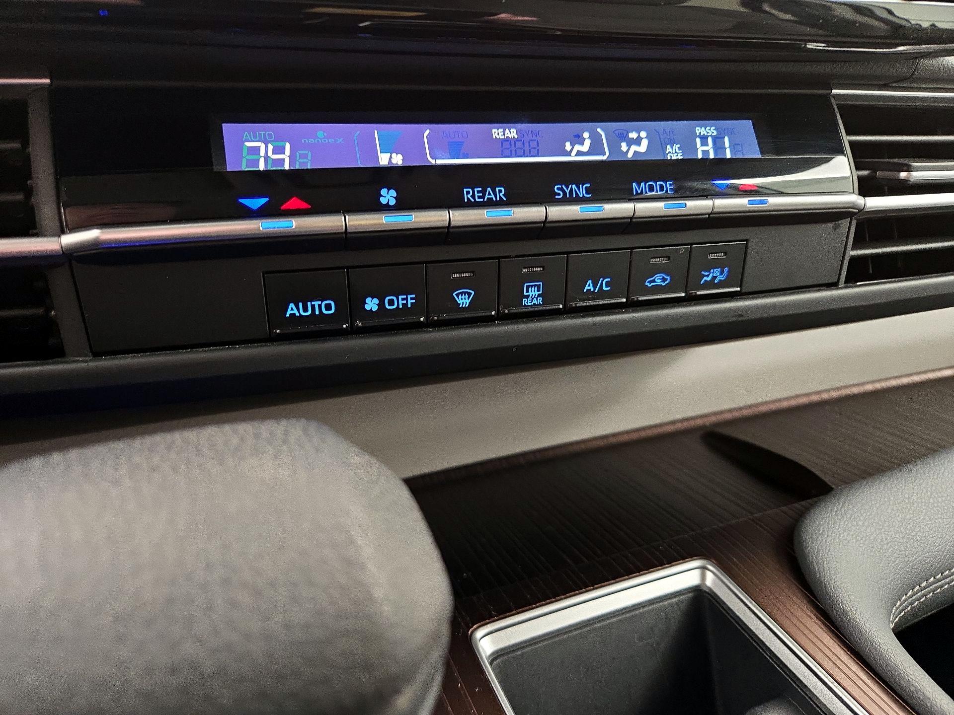 Thumbnail: 2024 Toyota Sienna - 16