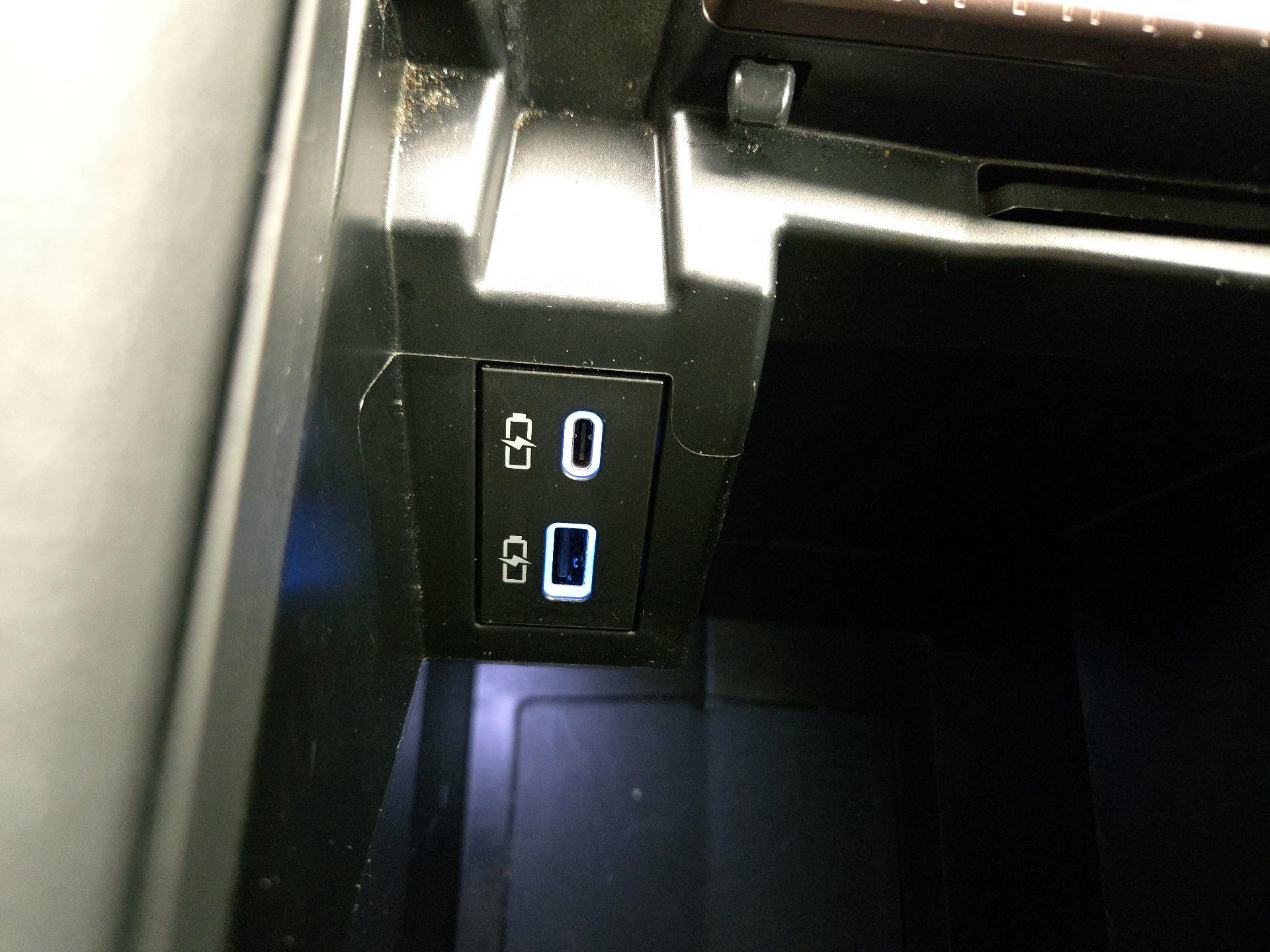 Thumbnail: 2024 Toyota Sienna - 18