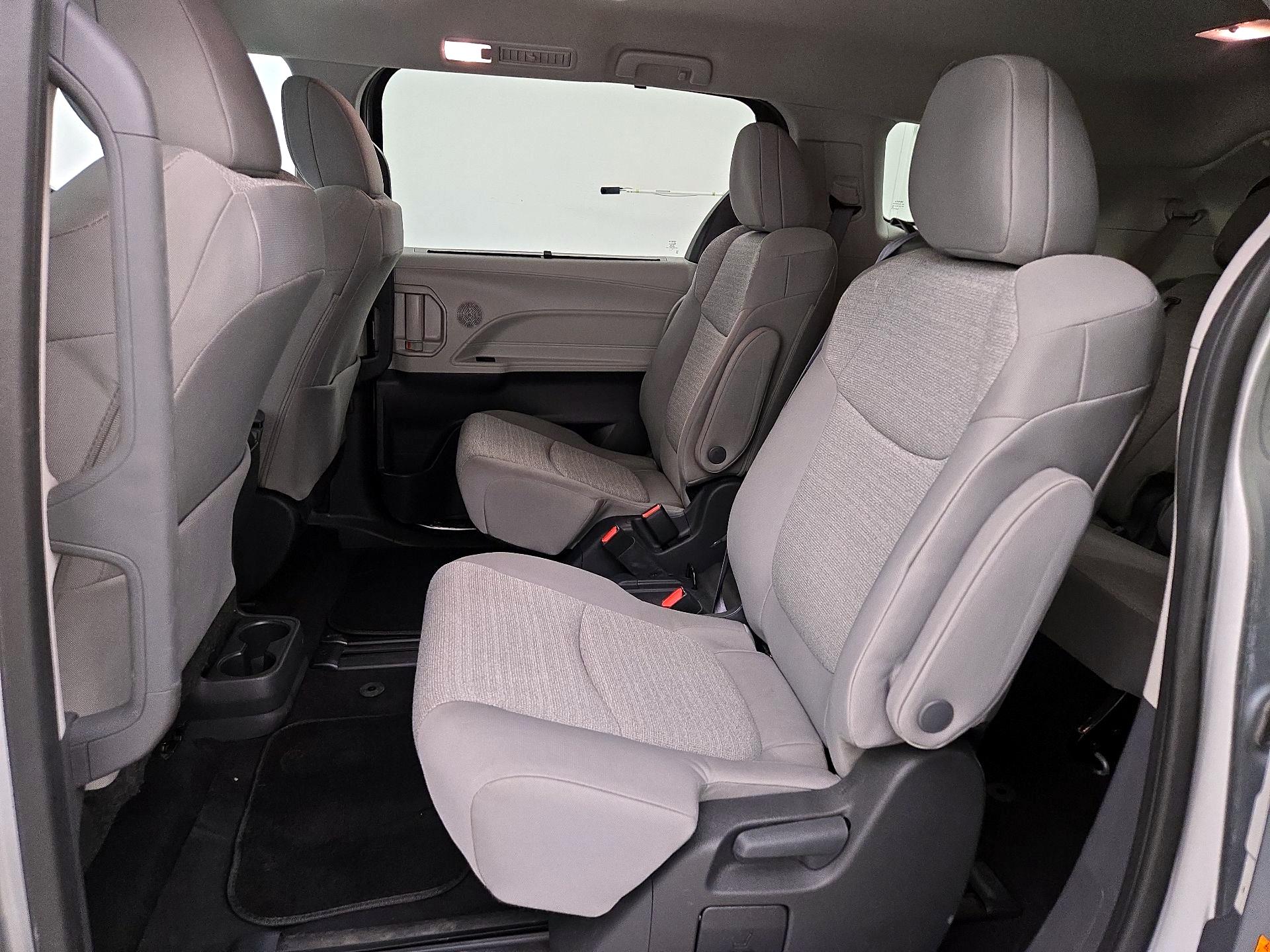 Thumbnail: 2024 Toyota Sienna - 19