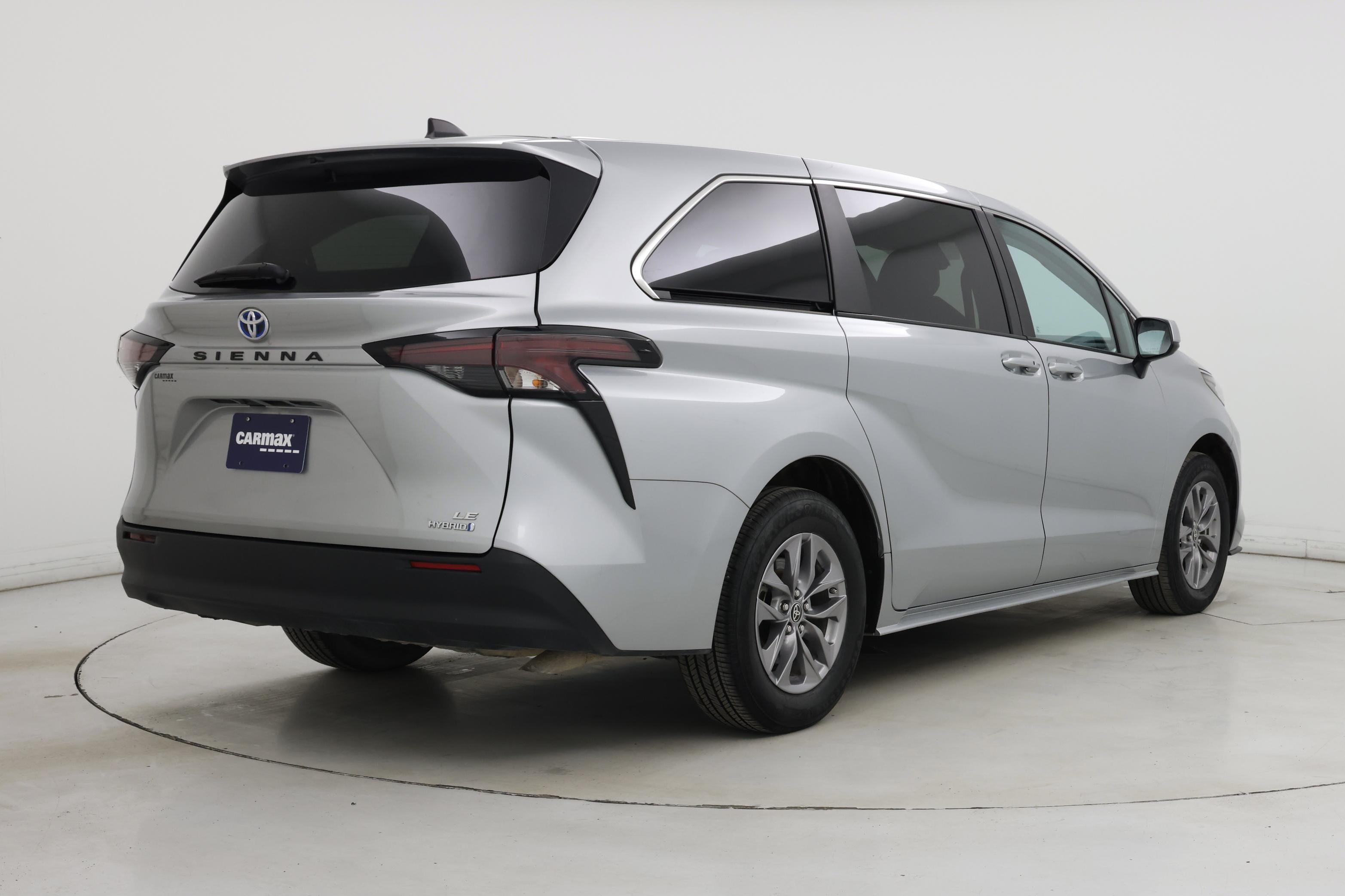 Thumbnail: 2024 Toyota Sienna - 8