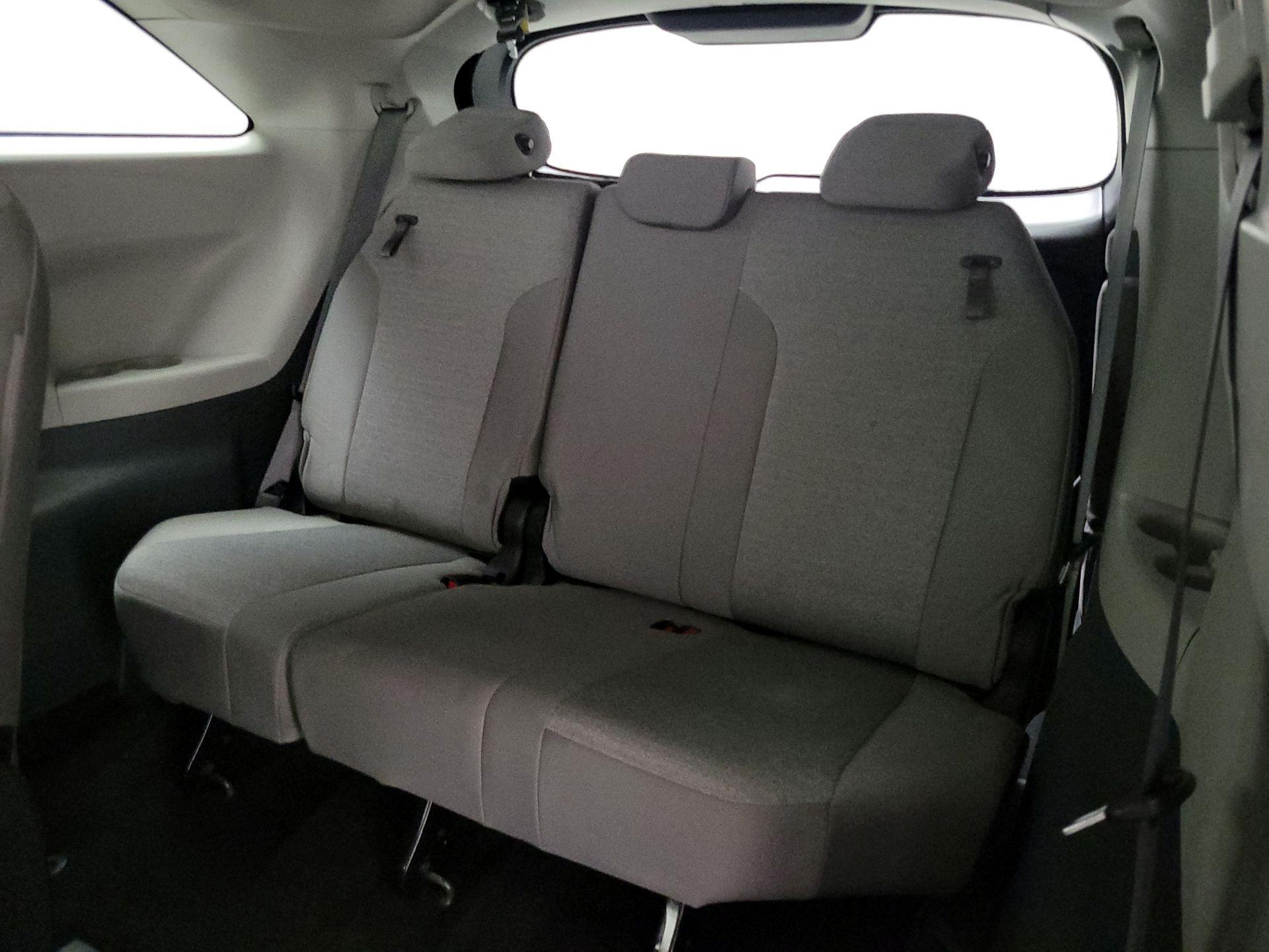 Thumbnail: 2024 Toyota Sienna - 20