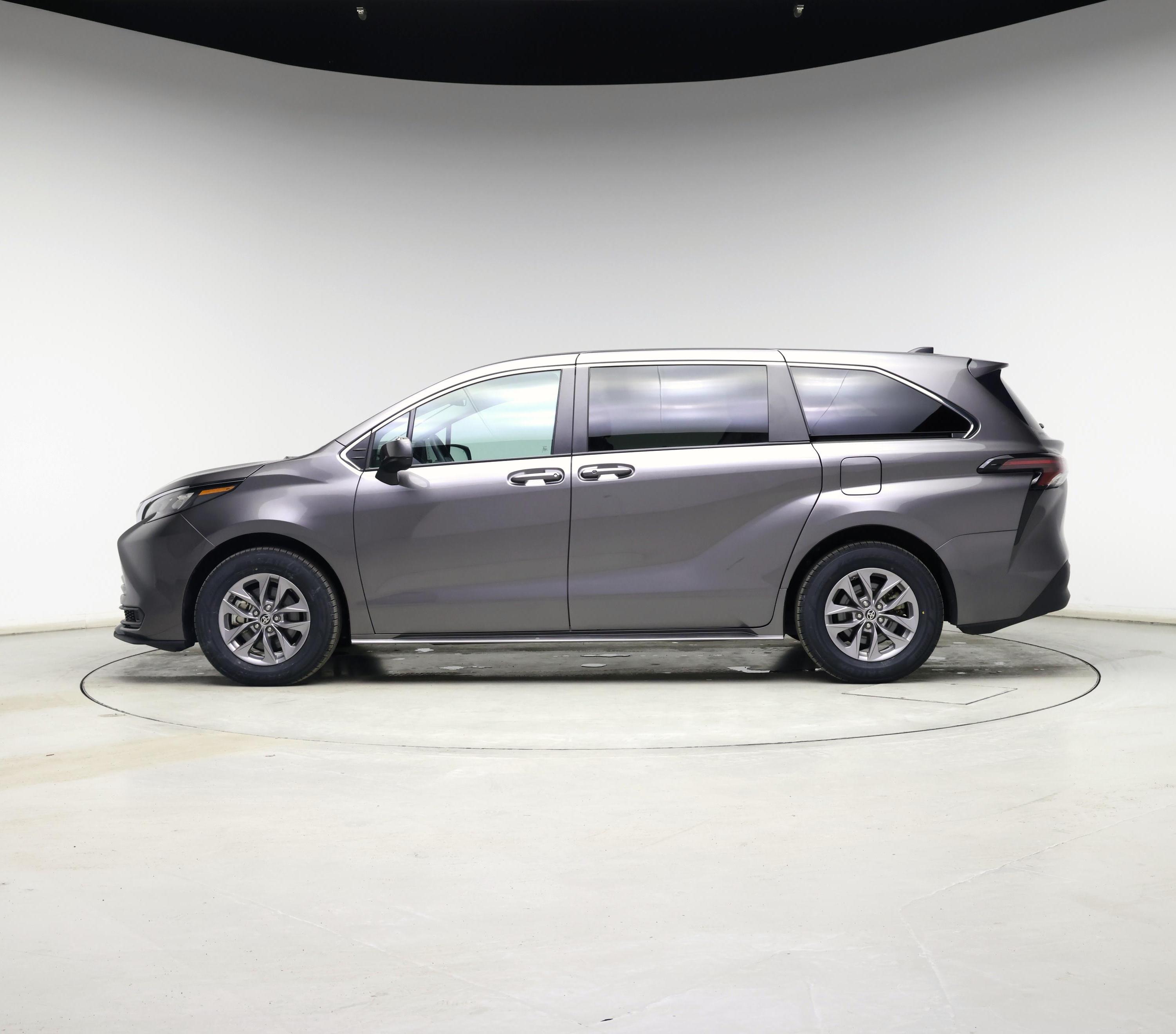 Thumbnail: 2024 Toyota Sienna - 3