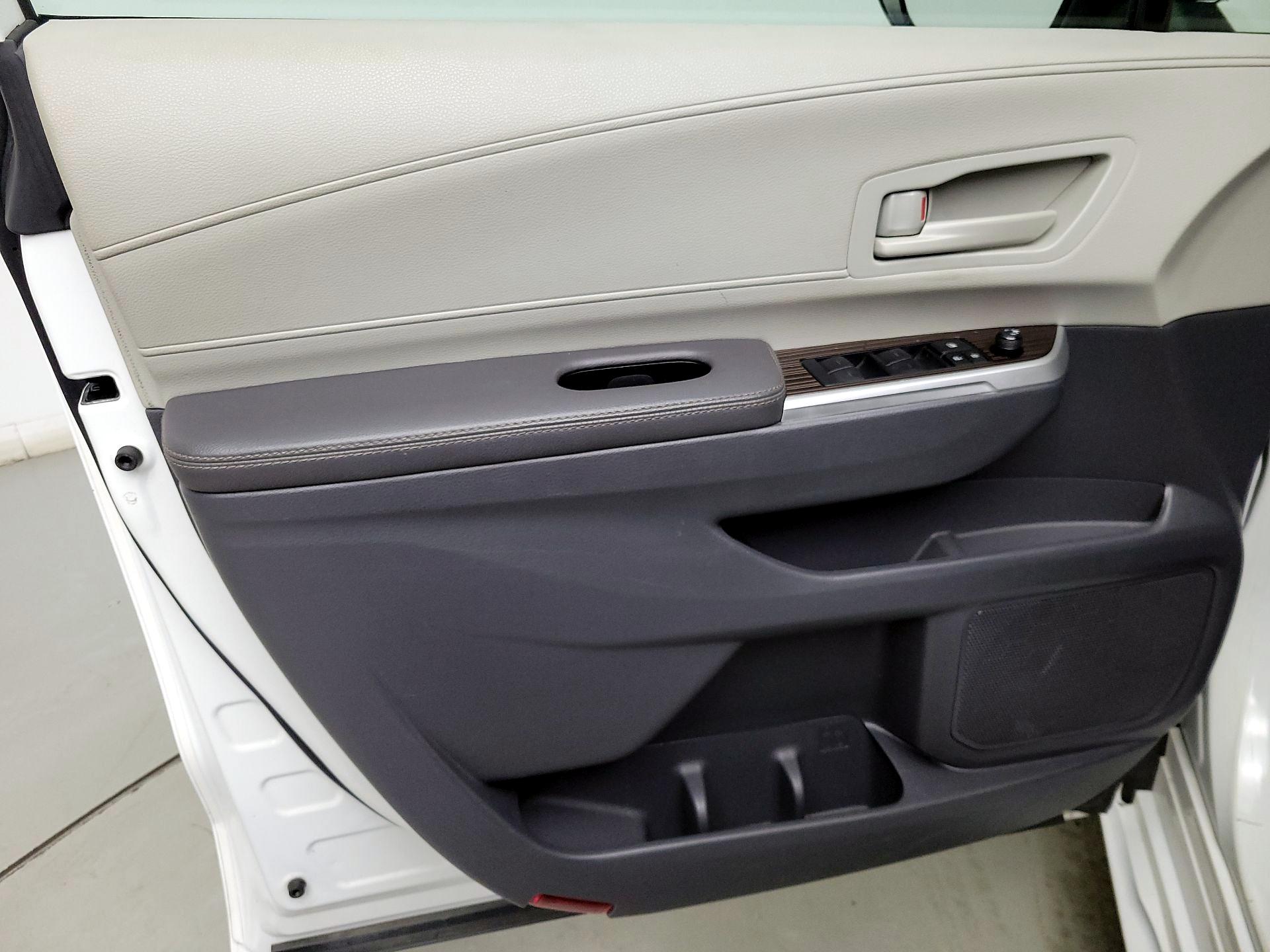 Thumbnail: 2024 Toyota Sienna - 12